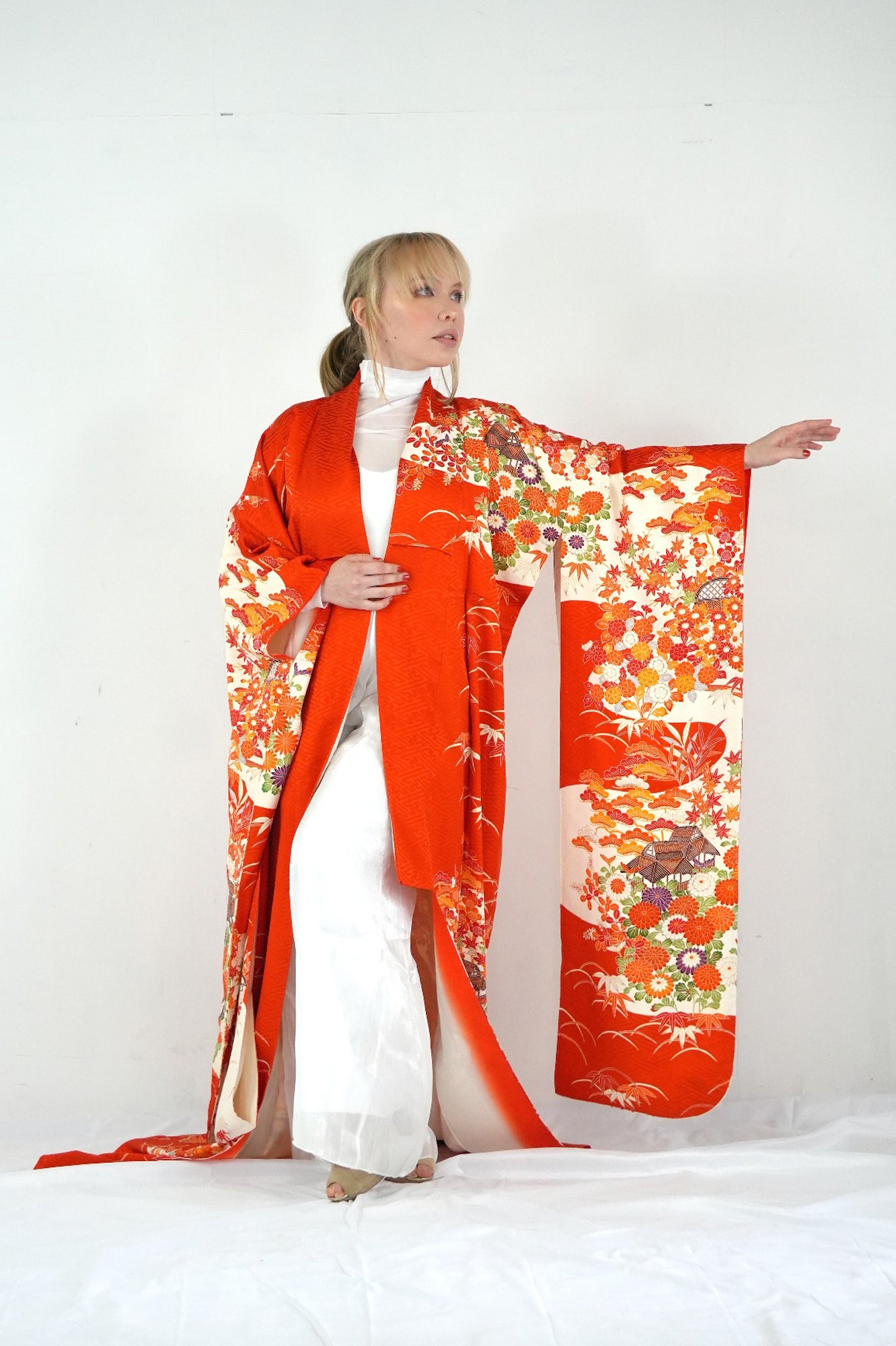 Redefining the Vintage Furisode Collection "shikino-hanabana, FRI018"