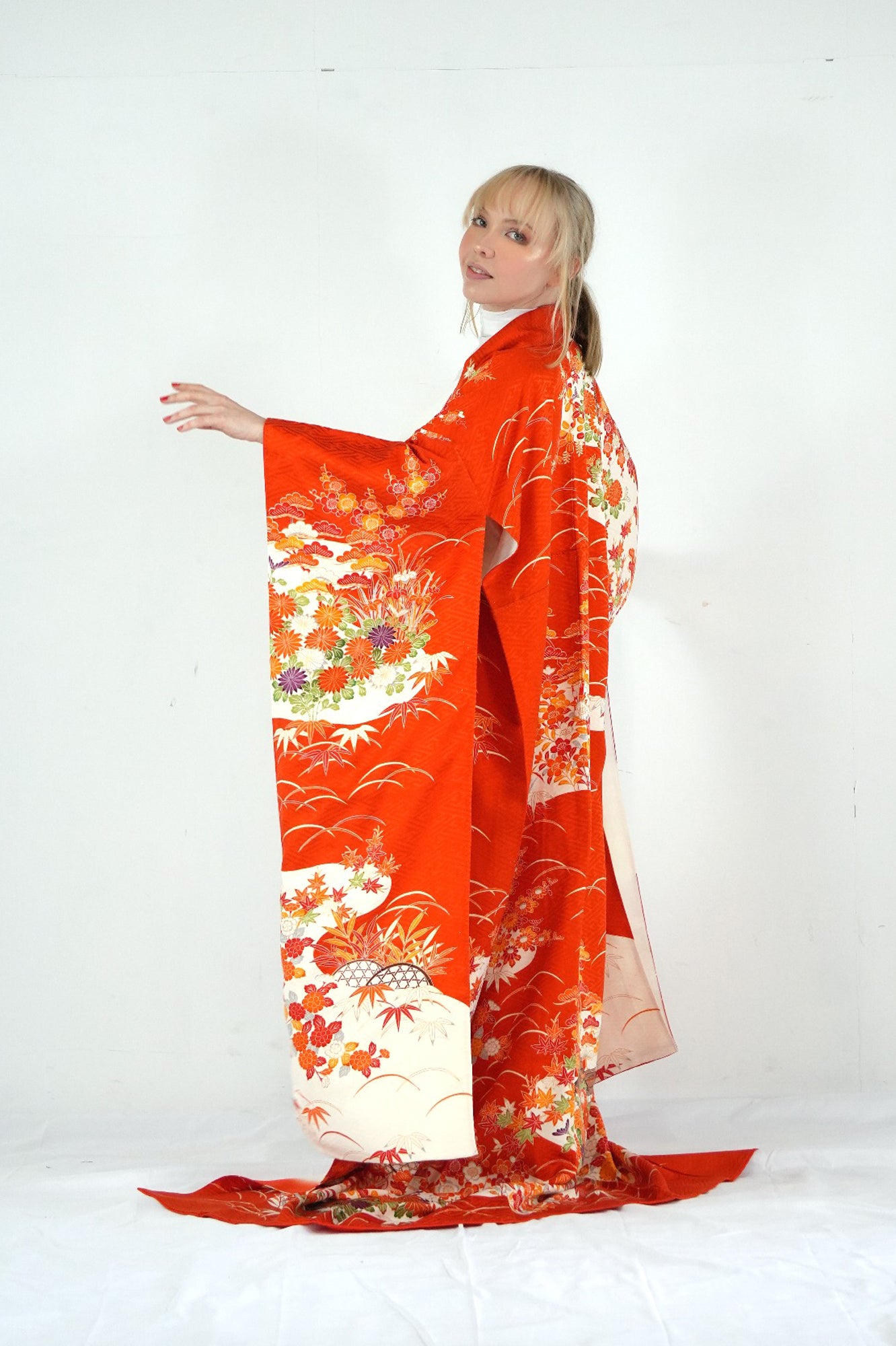 Redefining the Vintage Furisode Collection "shikino-hanabana, FRI018"