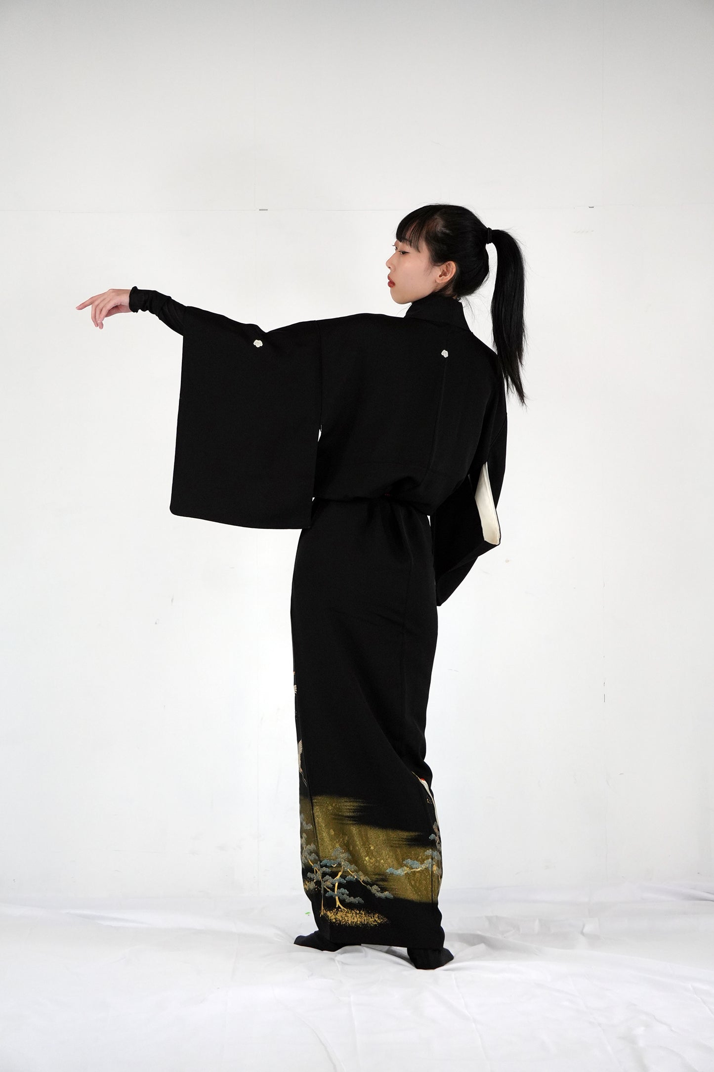 Redefining the Vintage Kurotomesode Collection "Tsuru, KTS003"