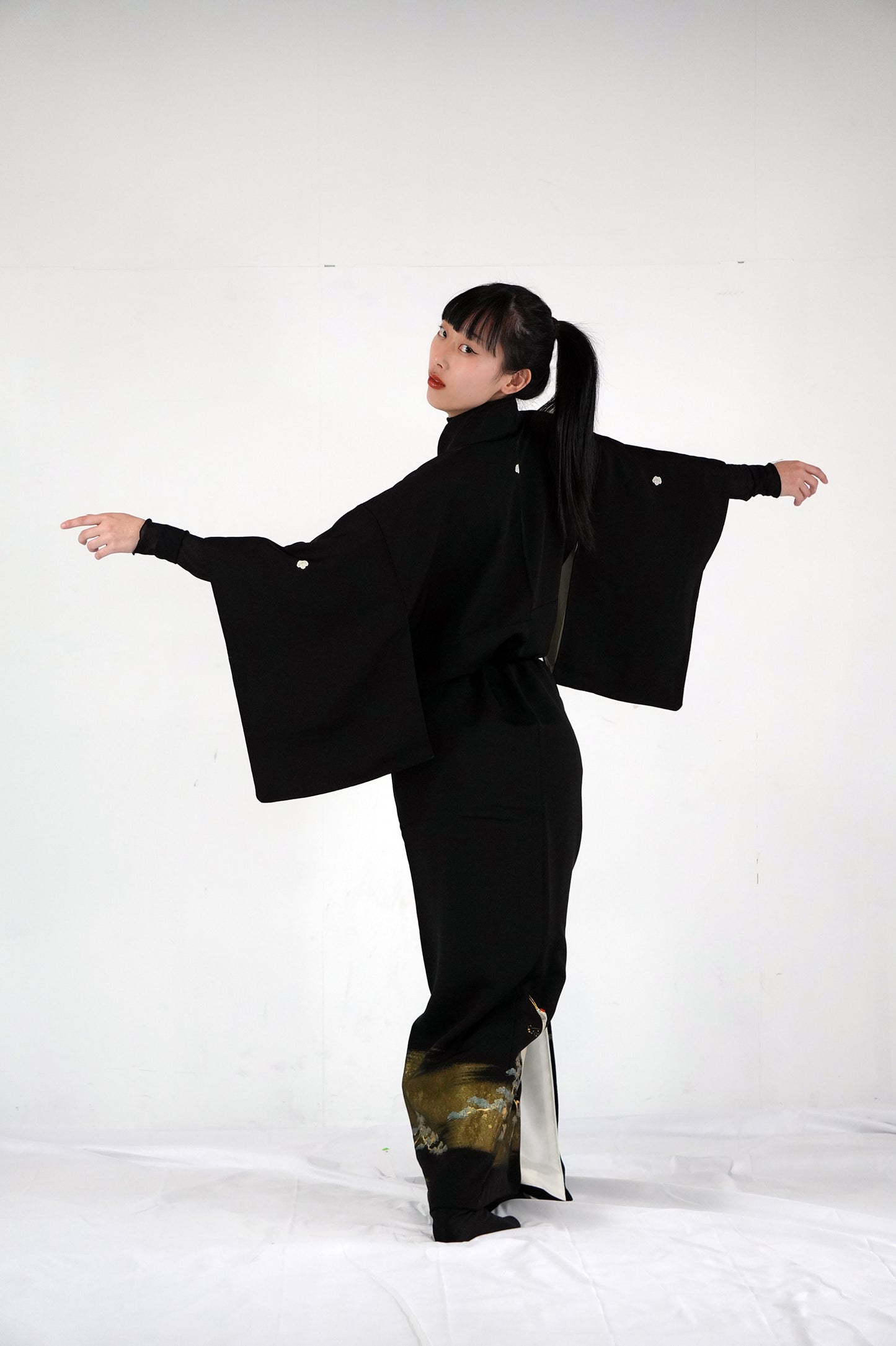 Redefining the Vintage Kurotomesode Collection "Tsuru, KTS003"