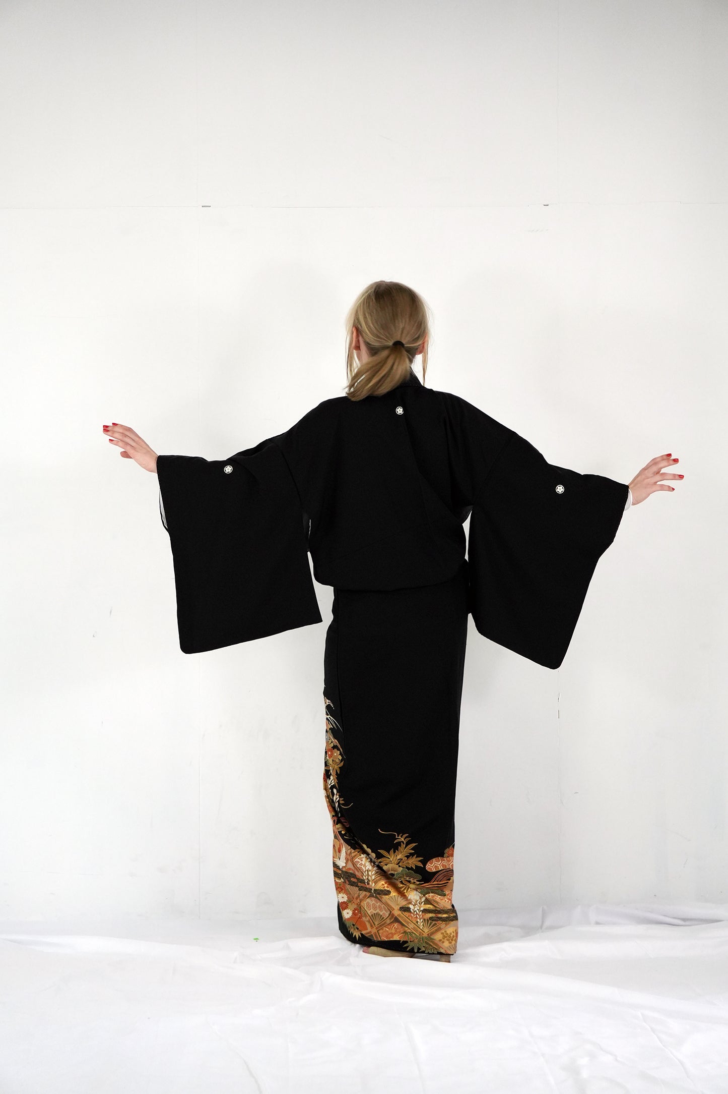 Redefining the Vintage Kurotomesode Collection "KTS002"