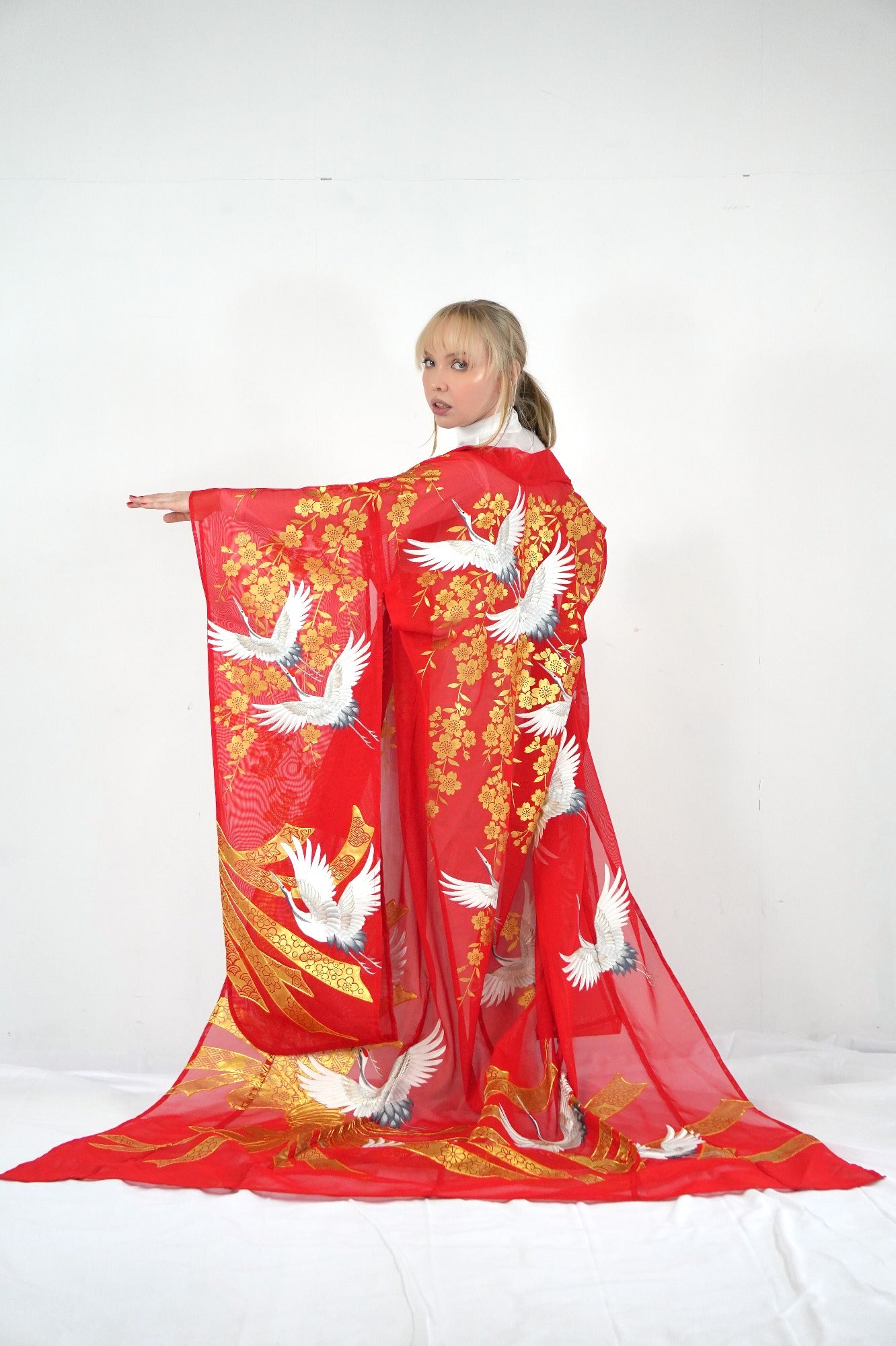 VINTAGE UCHIKAKE "Rare Sheer Elegance – Sha Uchikake"
