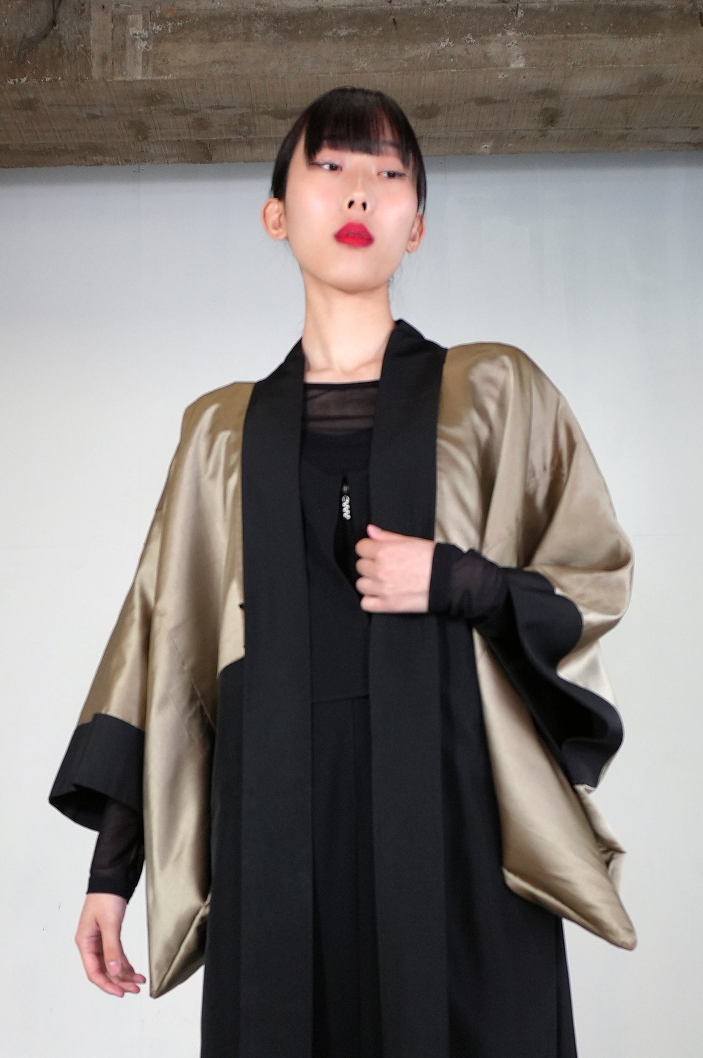 VINTAGE KUROMONTSUKI HAORI "carp, maruni-kasa, KUR114" *damage