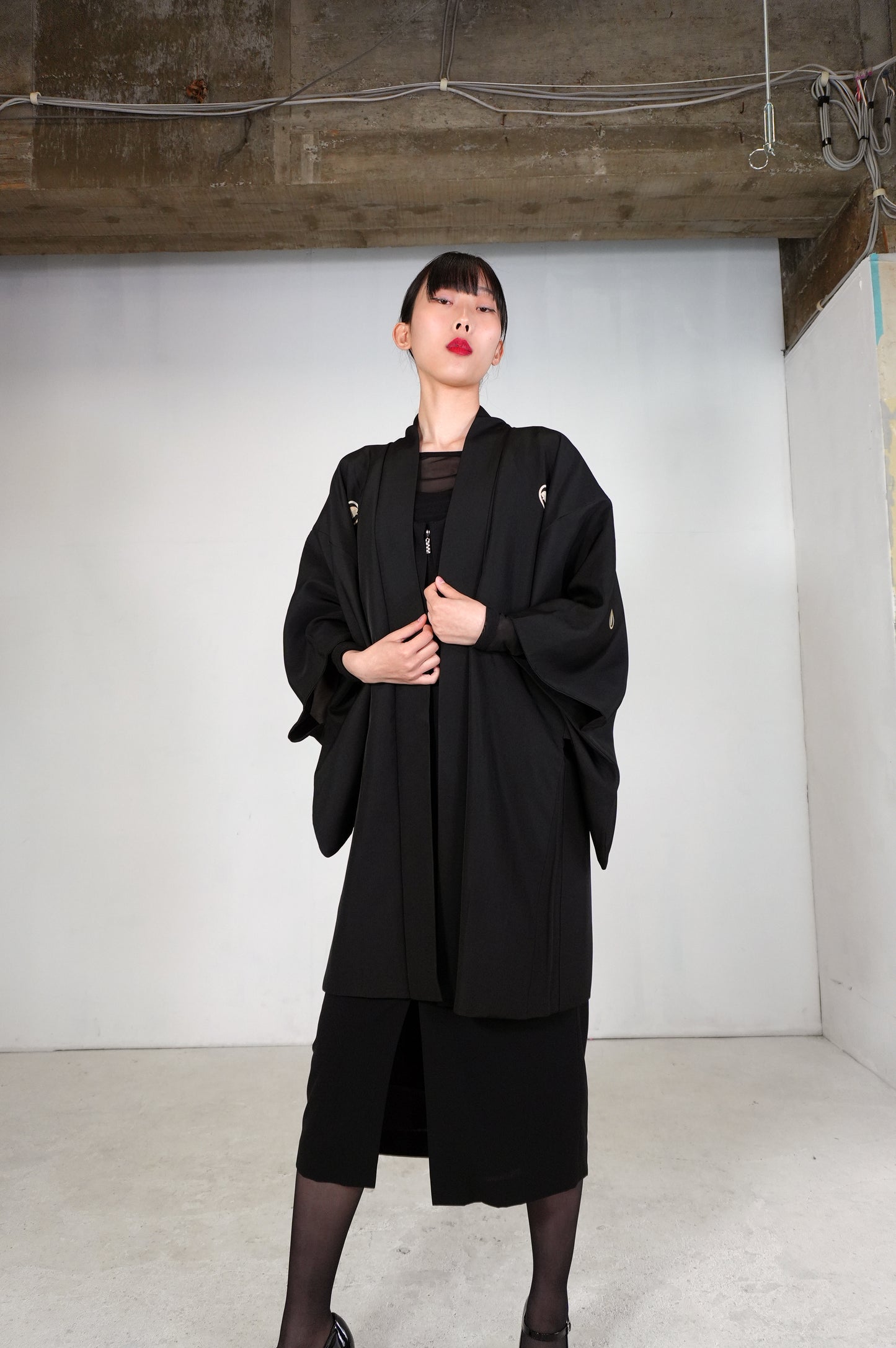 VINTAGE KUROMONTSUKI HAORI "carp, maruni-kasa, KUR114" *damage