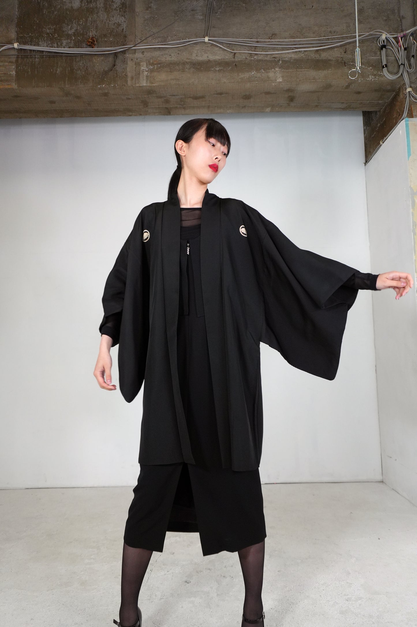VINTAGE KUROMONTSUKI HAORI "carp, maruni-kasa, KUR114" *damage