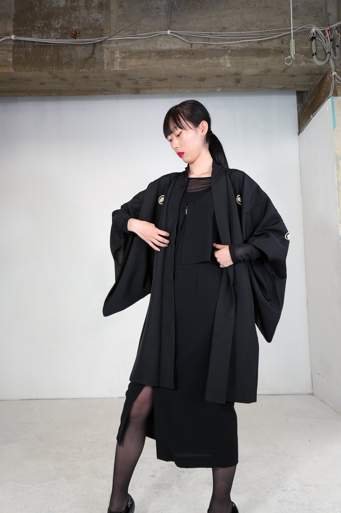 VINTAGE KUROMONTSUKI HAORI "carp, maruni-kasa, KUR114" *damage