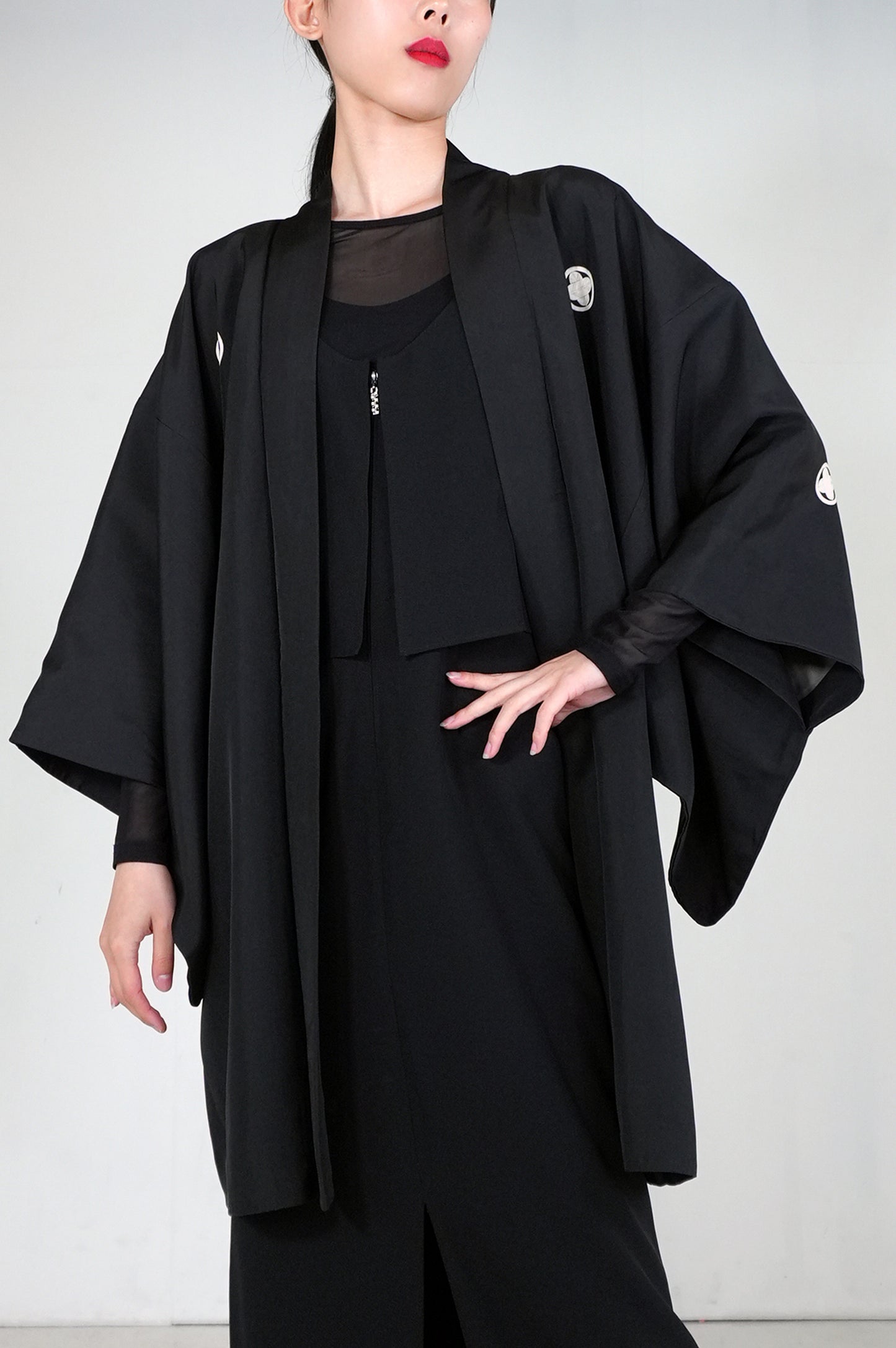 VINTAGE KUROMONTSUKI HAORI "fuji, maruni-chigai-takanoha, KUR113"