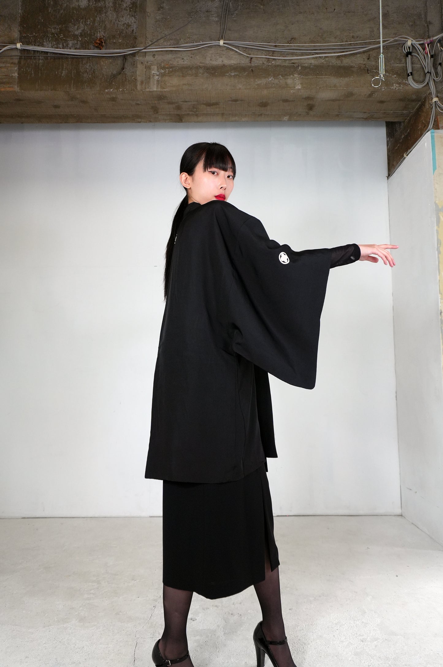 VINTAGE KUROMONTSUKI HAORI "fuji, maruni-chigai-takanoha, KUR113"