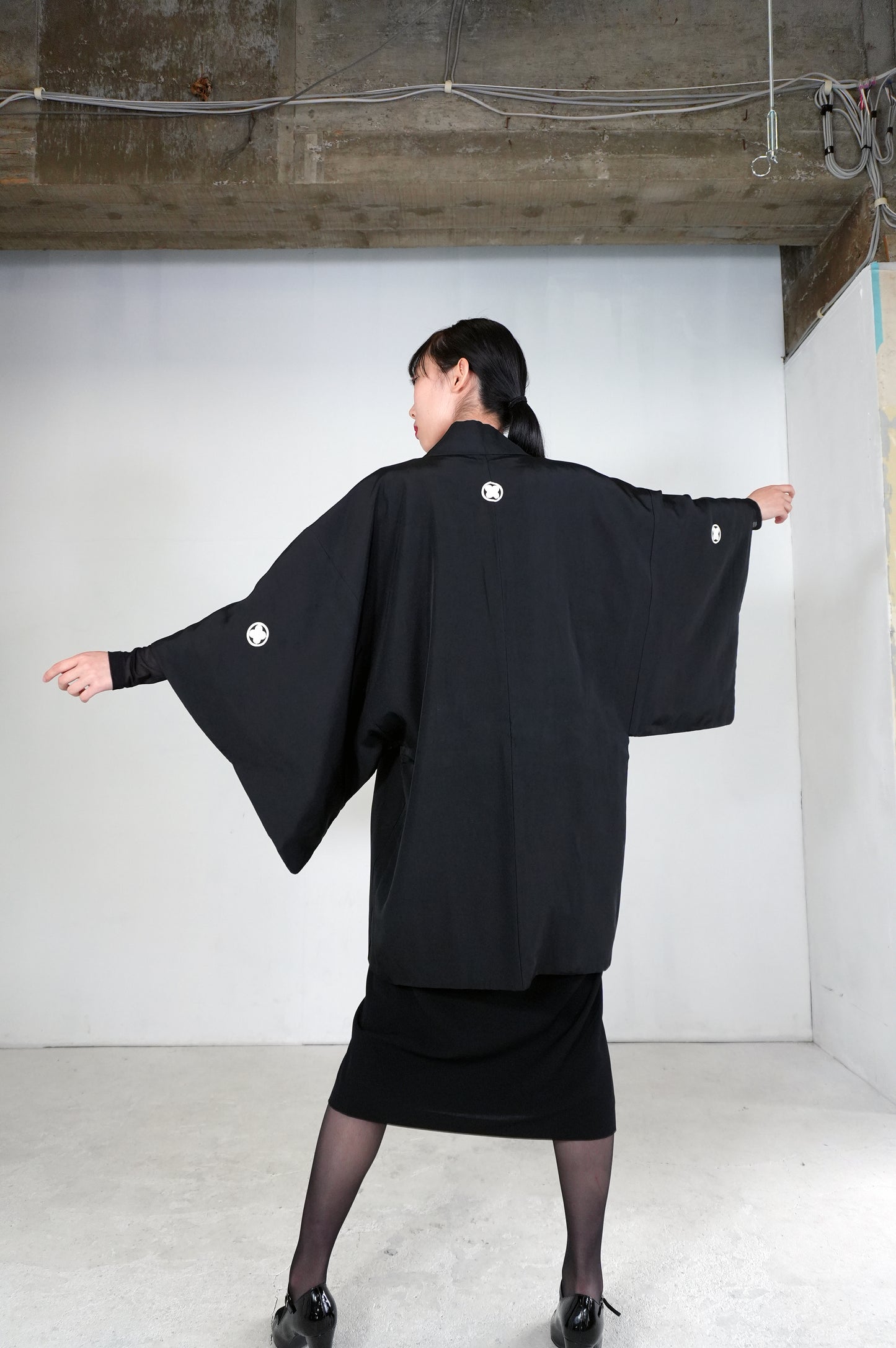 VINTAGE KUROMONTSUKI HAORI "fuji, maruni-chigai-takanoha, KUR113"