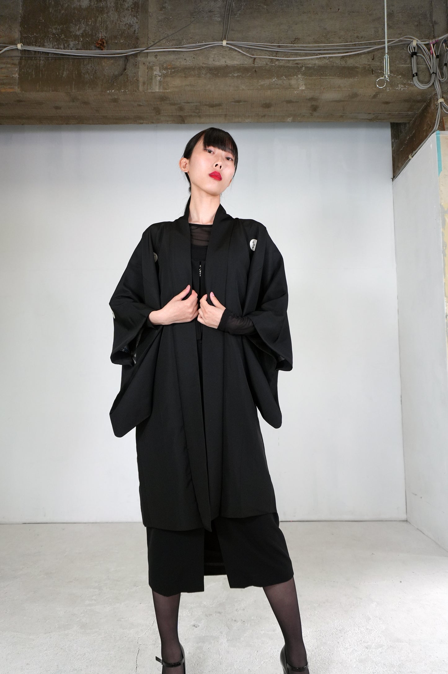 VINTAGE KUROMONTSUKI HAORI "hidari-mitsudomoe, KUR112" *damage