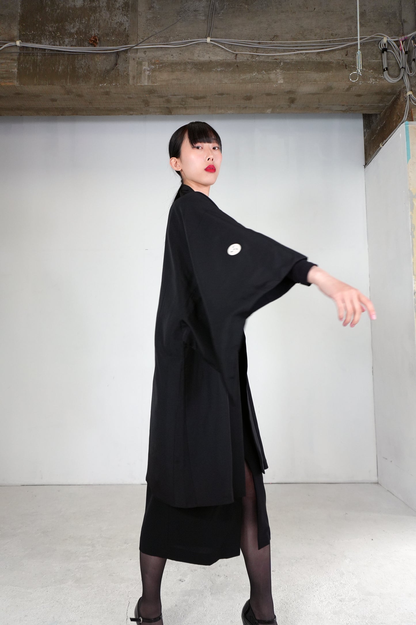 VINTAGE KUROMONTSUKI HAORI "hidari-mitsudomoe, KUR112" *damage