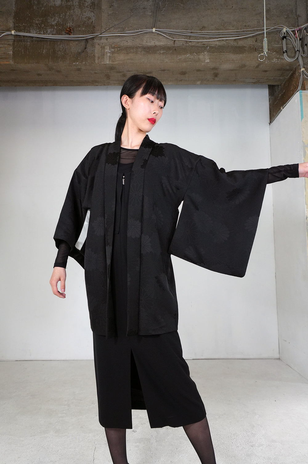 VINTAGE BLACK HAORI  "ground pattern, kiku, BLK174"