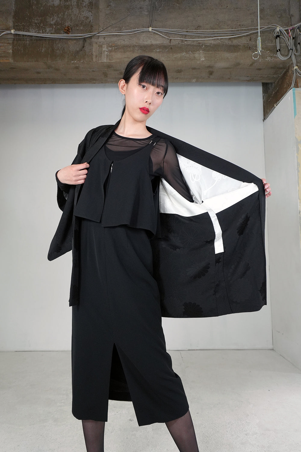 VINTAGE BLACK HAORI  "ground pattern, kiku, BLK174"