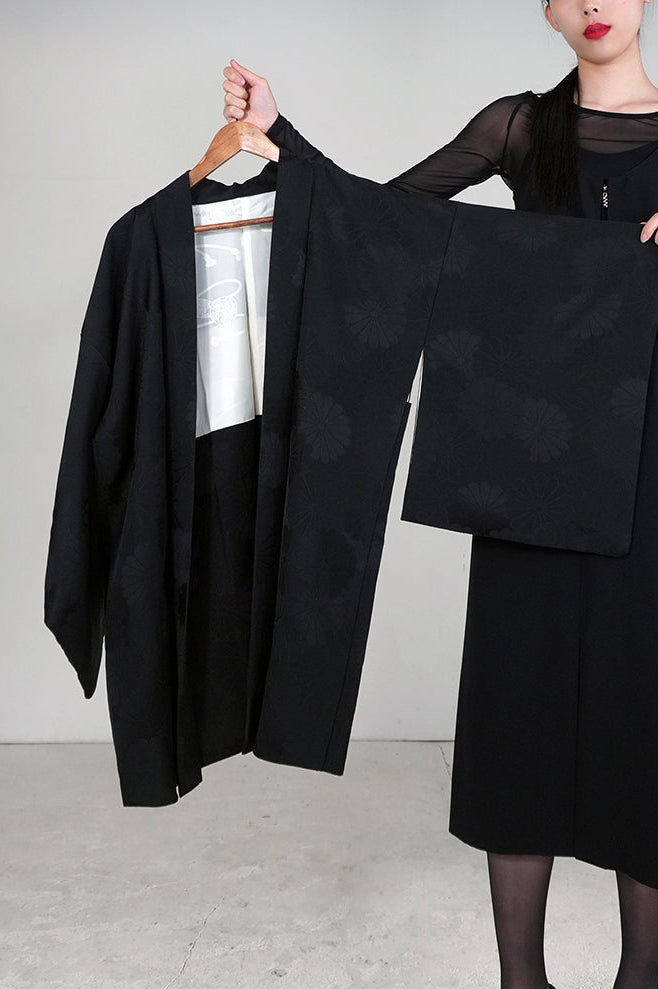 VINTAGE BLACK HAORI  "ground pattern, kiku, BLK174"