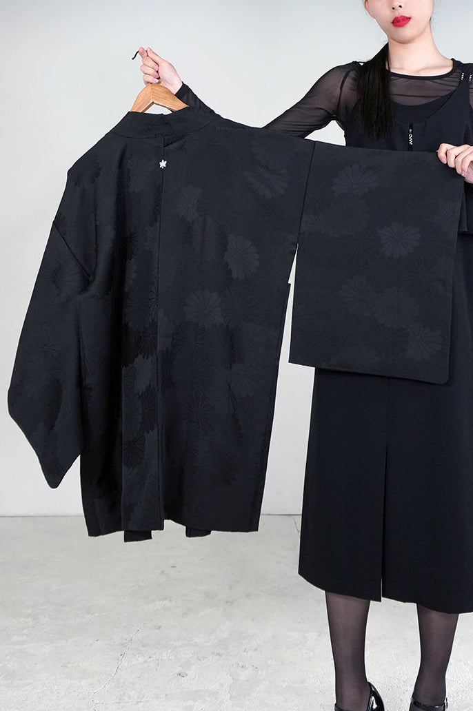 VINTAGE BLACK HAORI  "ground pattern, kiku, BLK174"
