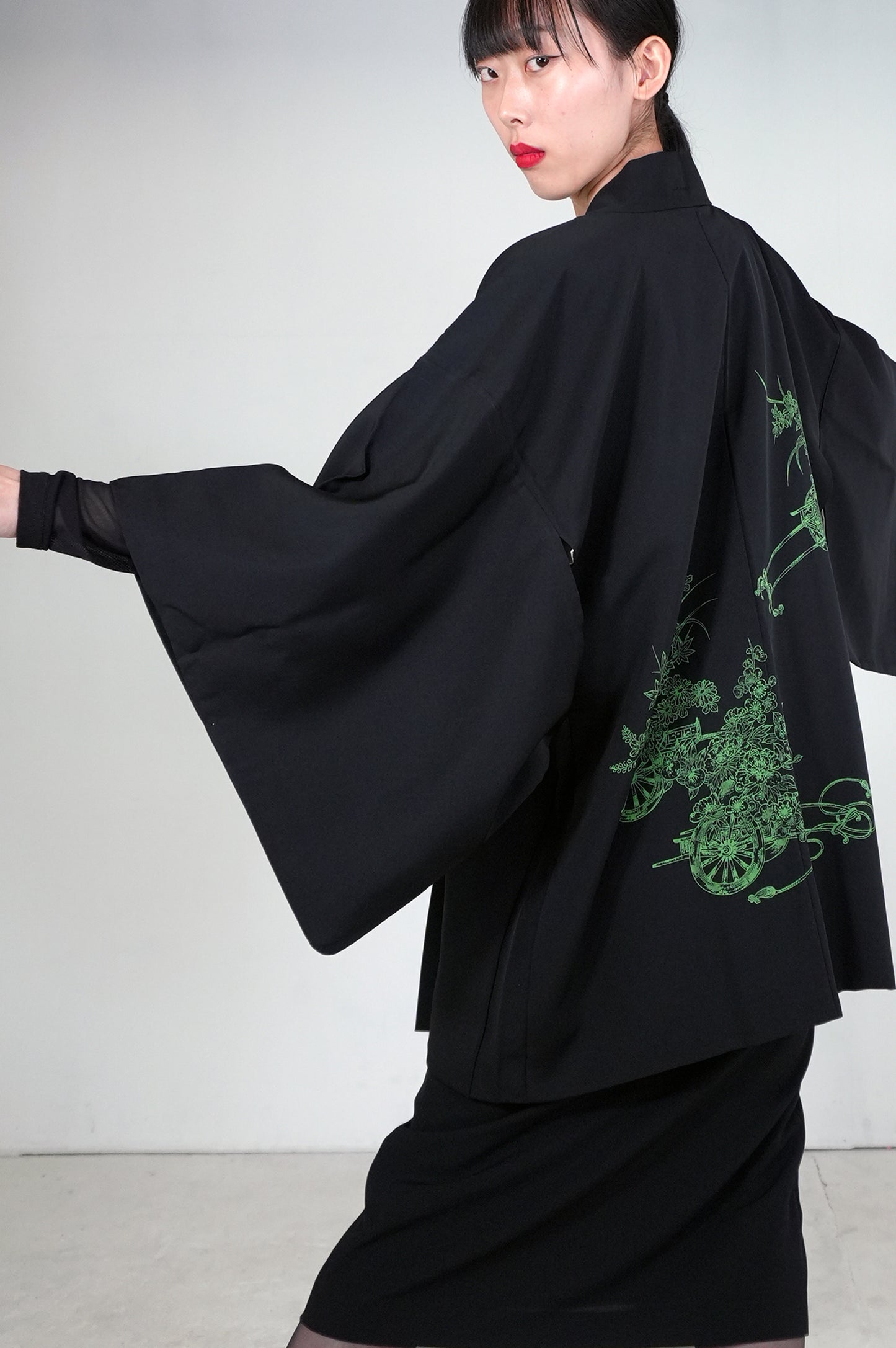 VINTAGE BLACK HAORI  "green, hanaguruma, BLK176" *damage