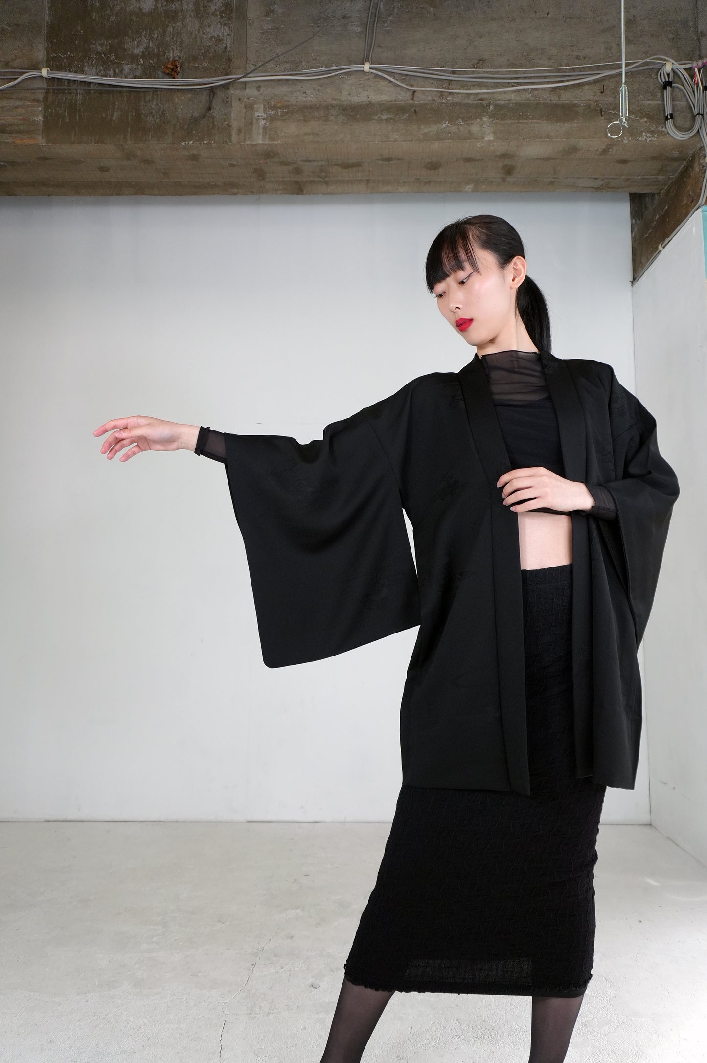 VINTAGE BLACK HAORI  "ground pattern, kiku, BLK177"