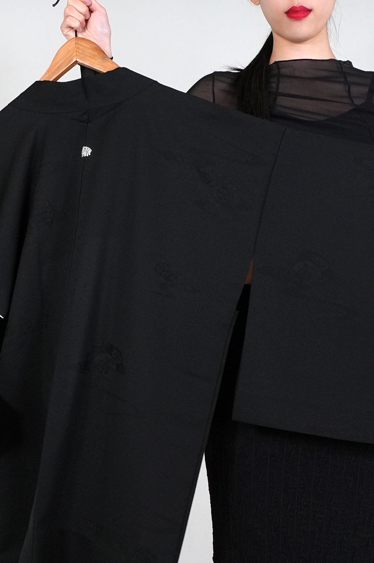 VINTAGE BLACK HAORI  "ground pattern, kiku, BLK177"