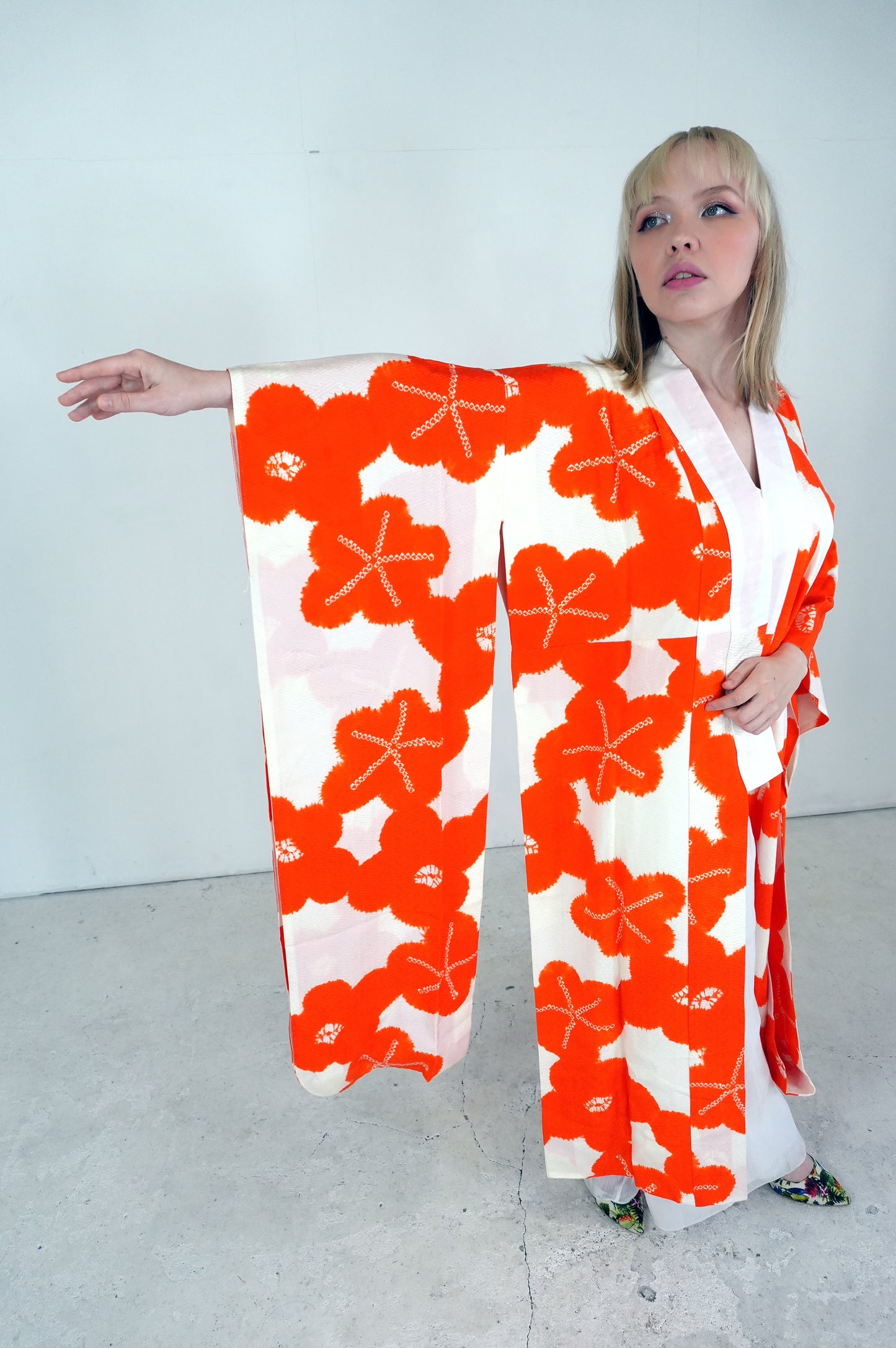 VINTAGE NAGAJYUBAN "shiro, shu, hana, shibori, JUG017"