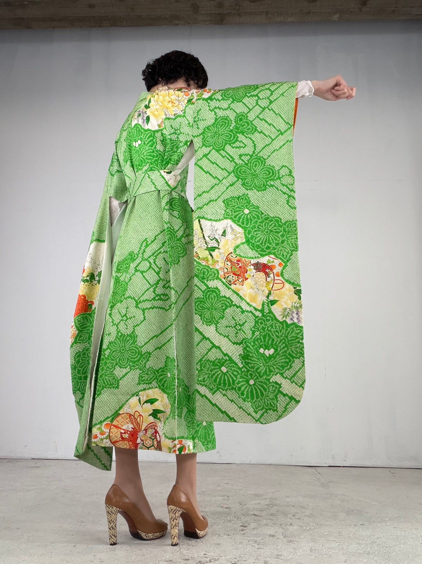 Furisode Kimono Dress Gown with String Belt – Upcycled from Vintage Japanese Kimono "shibori, green, mix, DRE020"