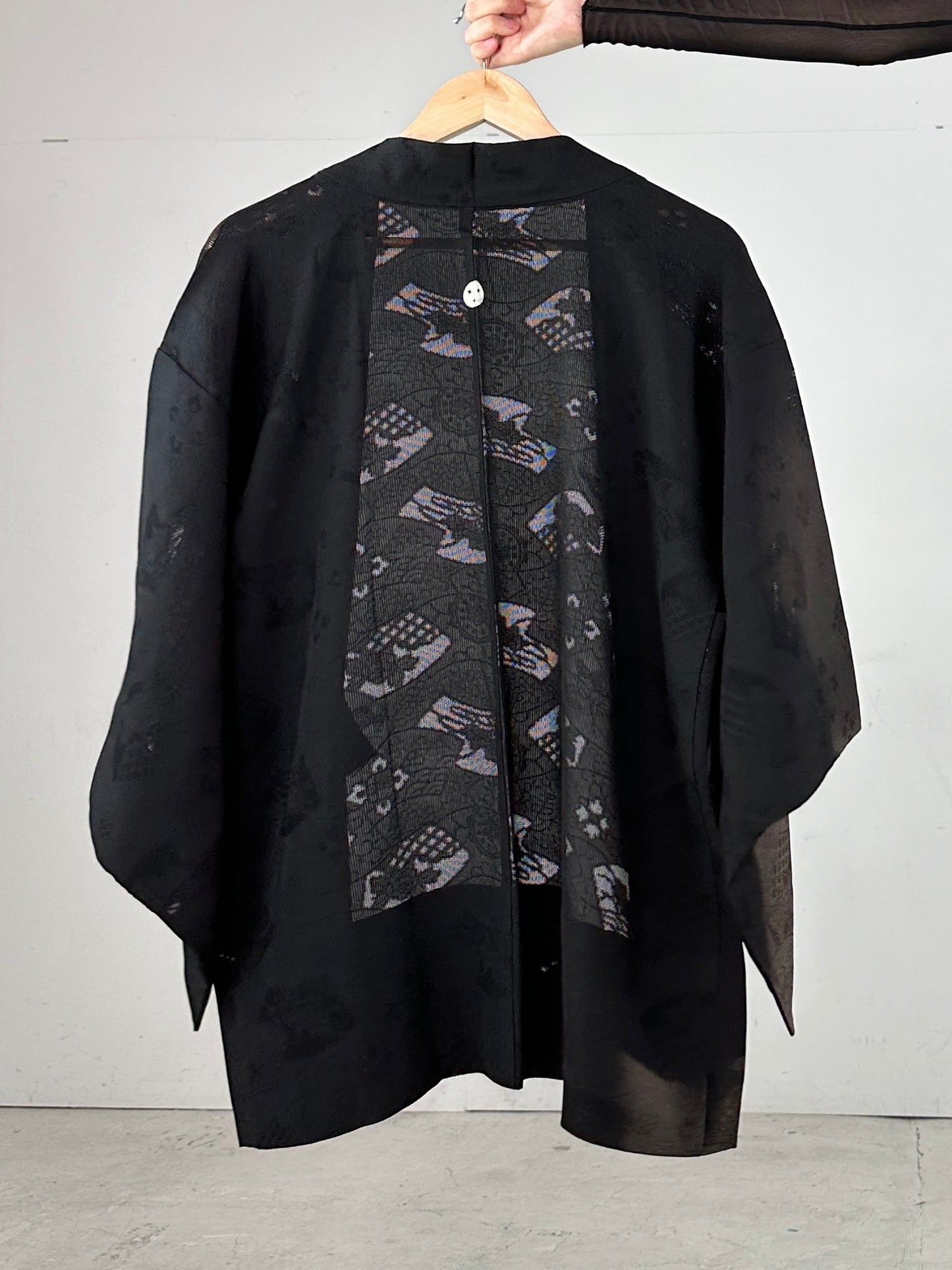 VINTAGE BLACK  HAORI SHEER “ougi montsukii"