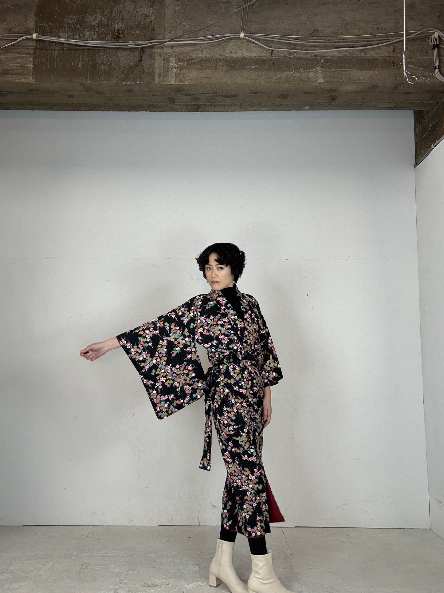 REIWA NIBUSHIKI KIMONO upcycled from Japanese kimono “KURO”