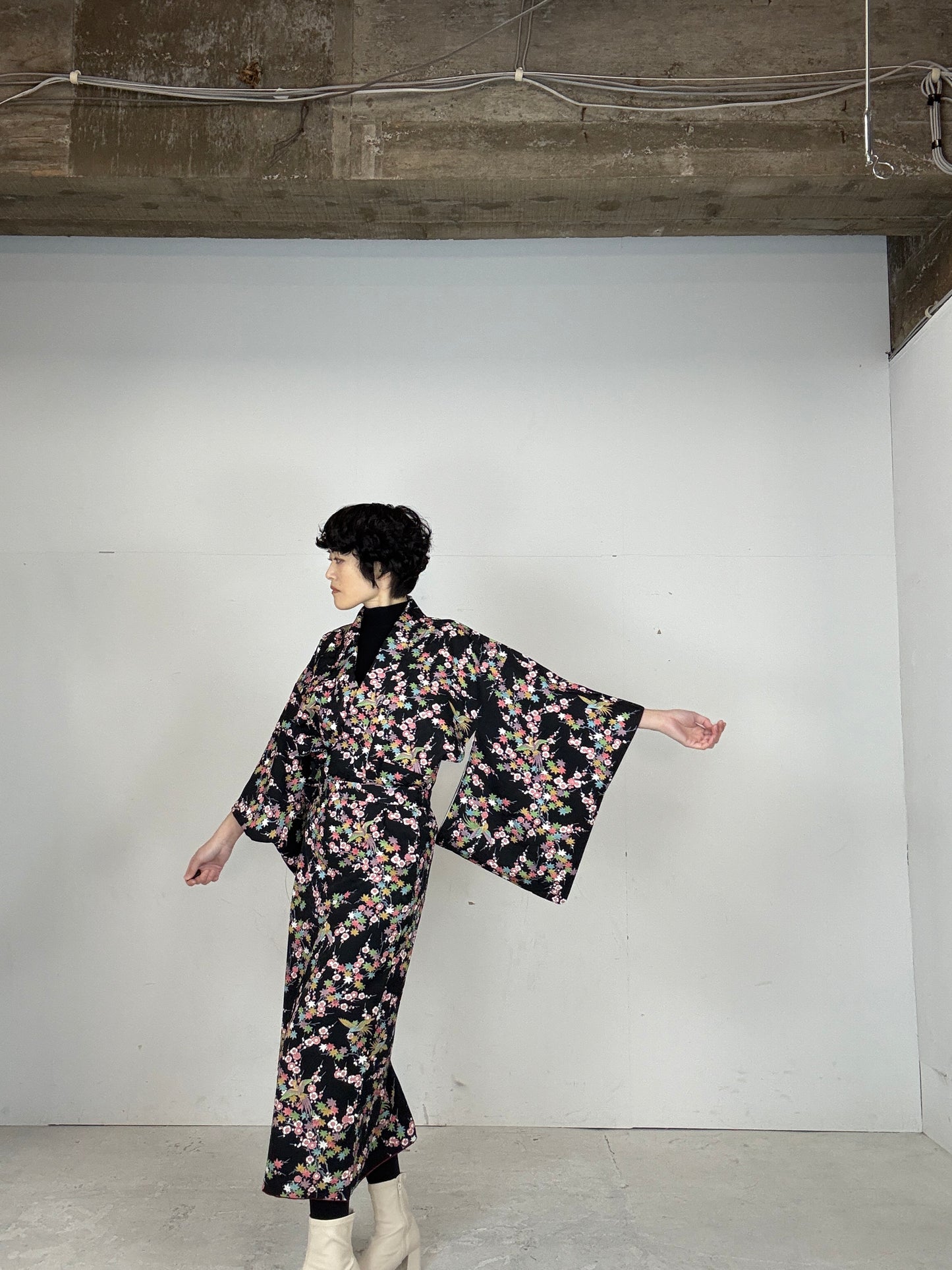 REIWA NIBUSHIKI KIMONO upcycled from Japanese kimono “KURO”