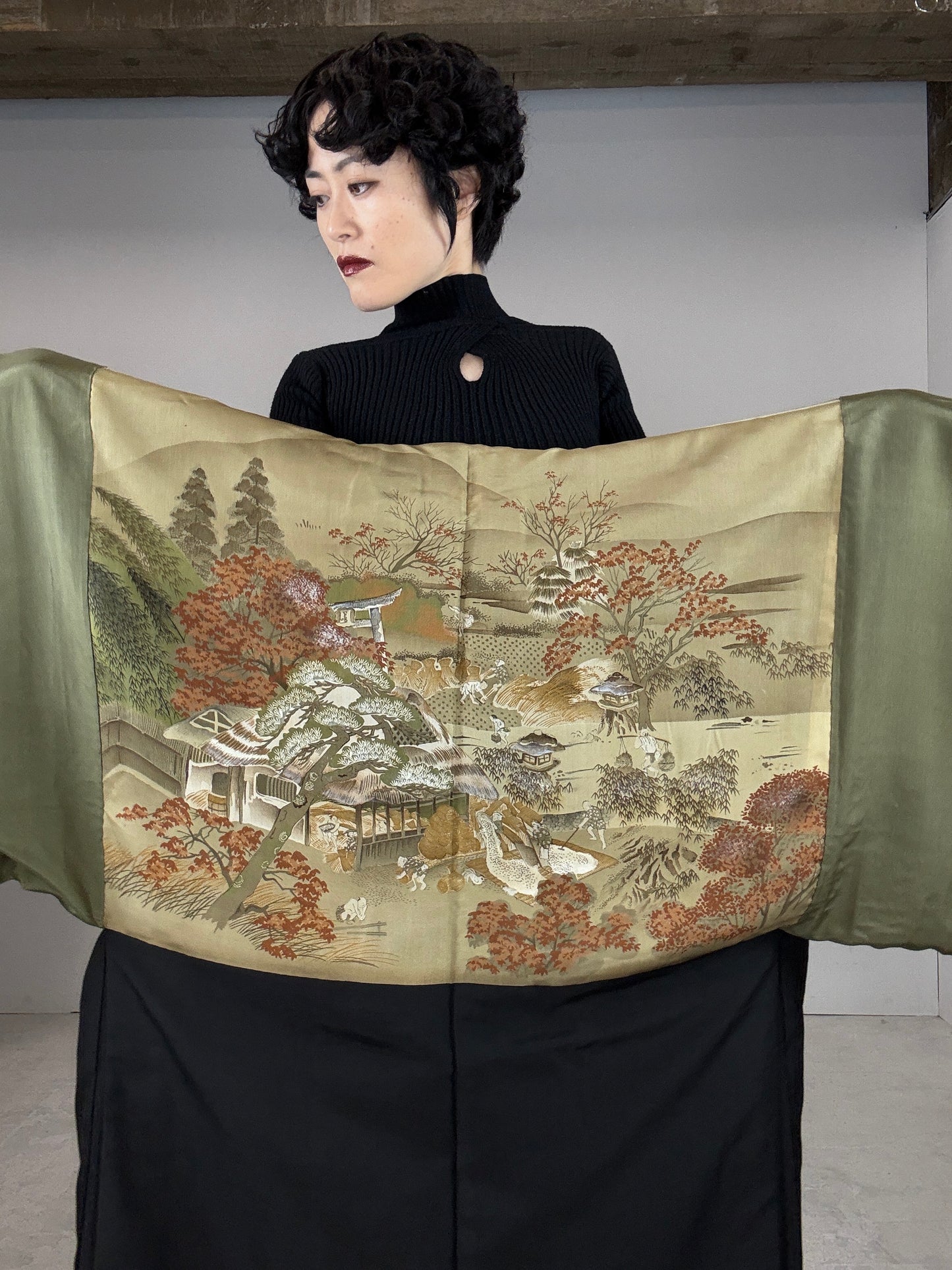 VINTAGE KUROMONTSUKI HAORI "aki"