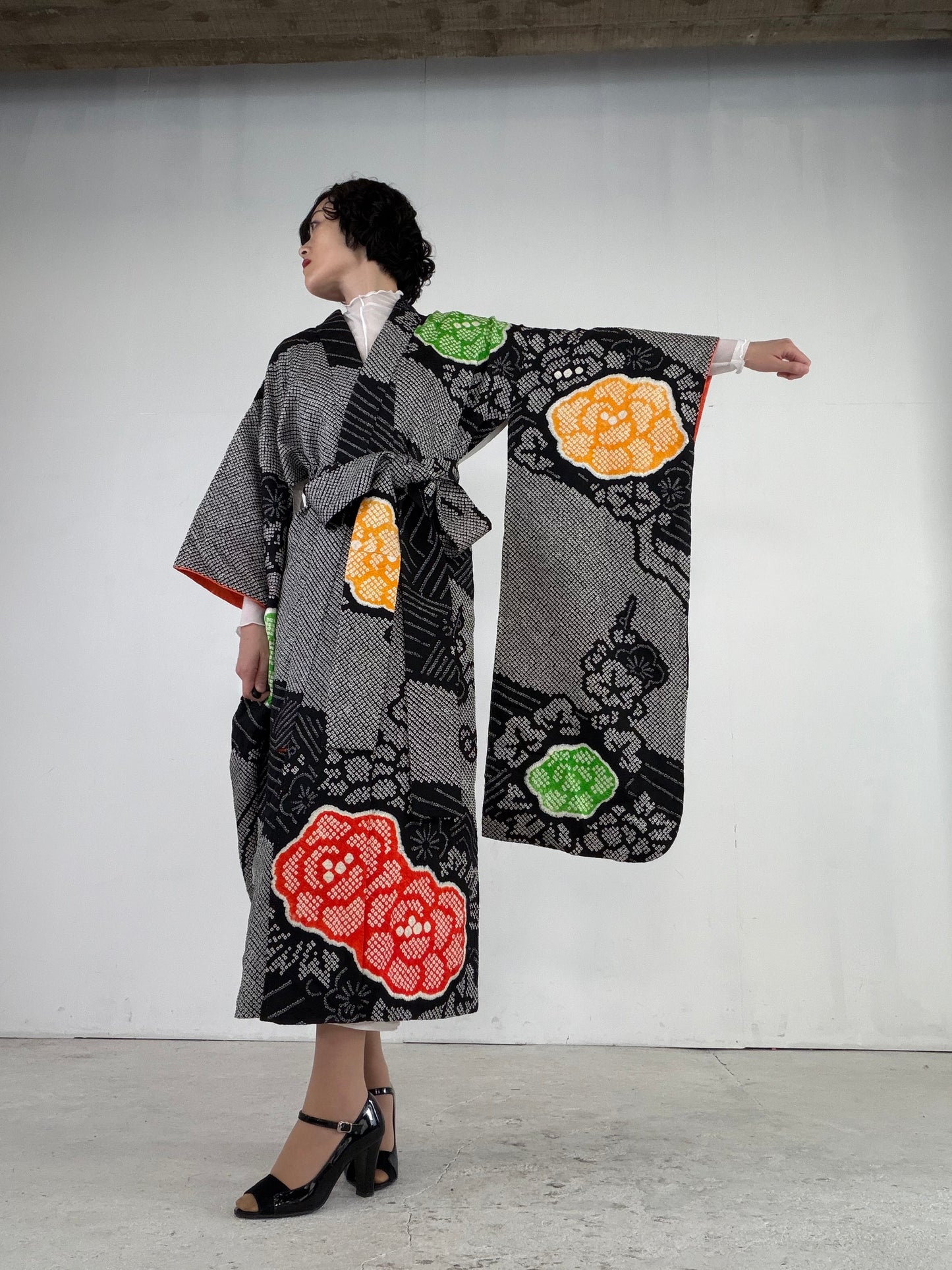 Furisode Kimono Dress Gown with String Belt – Upcycled from Vintage Japanese Kimono "shibori, black, DRE027"