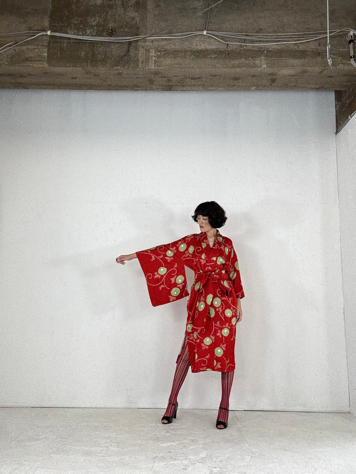 Kimono dress gown and string belt upcycled from Japanese kimono "shibori, red" Big Ribbon