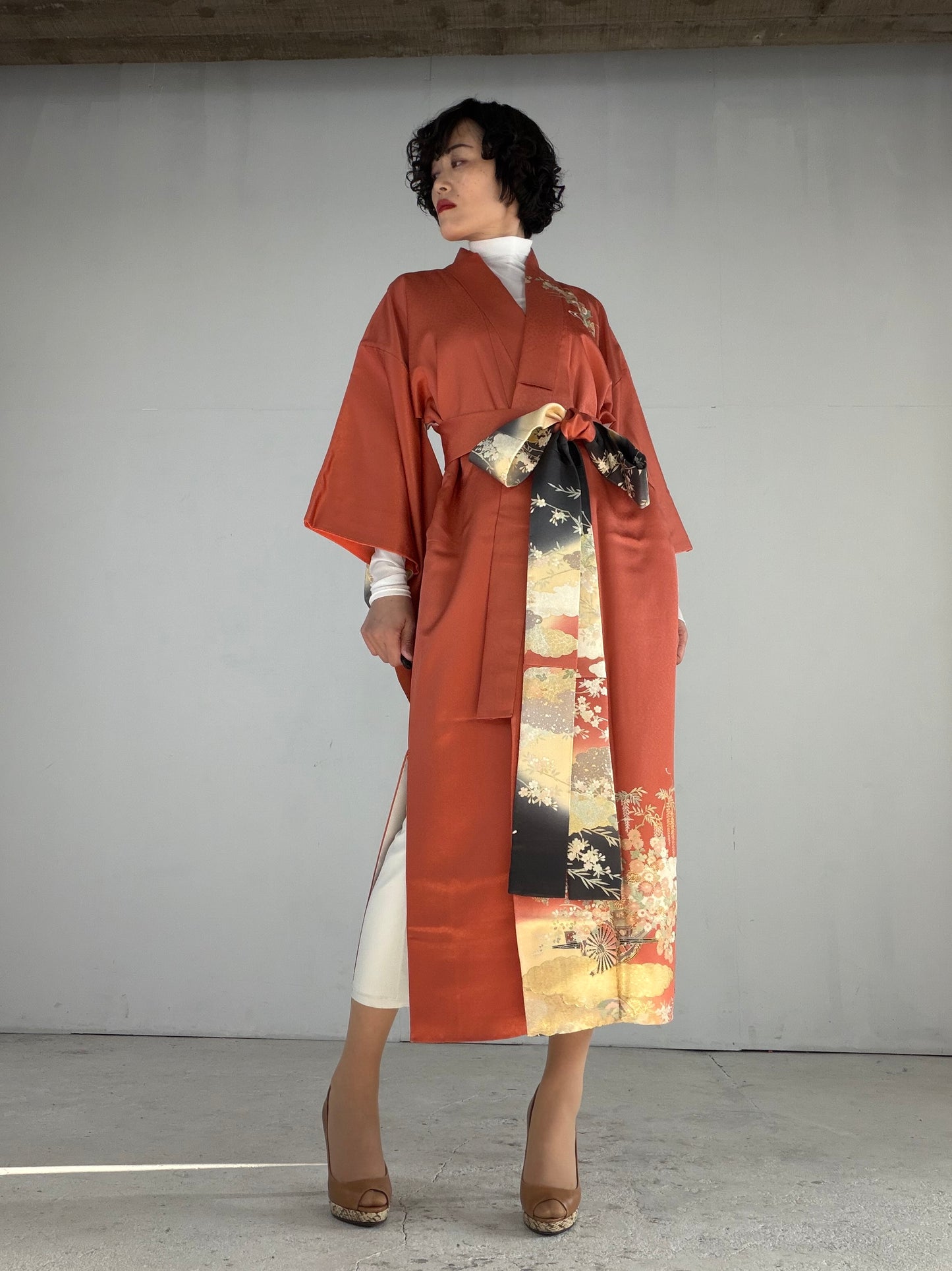 Houmongi Kimono Dress Gown with String Belt – Upcycled from Vintage Japanese Kimono "susokuro, DRE030"