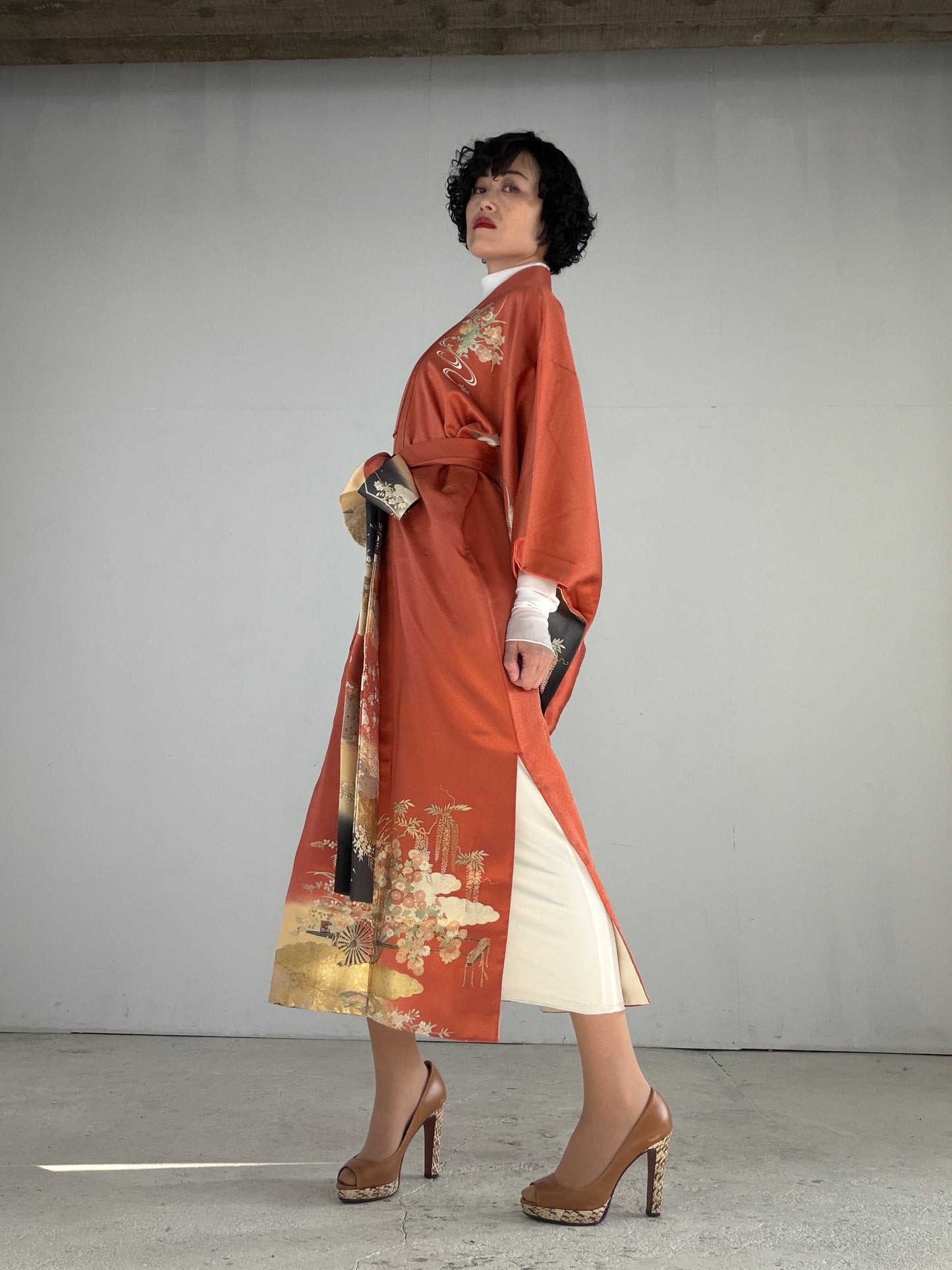 Houmongi Kimono Dress Gown with String Belt – Upcycled from Vintage Japanese Kimono "susokuro, DRE030"