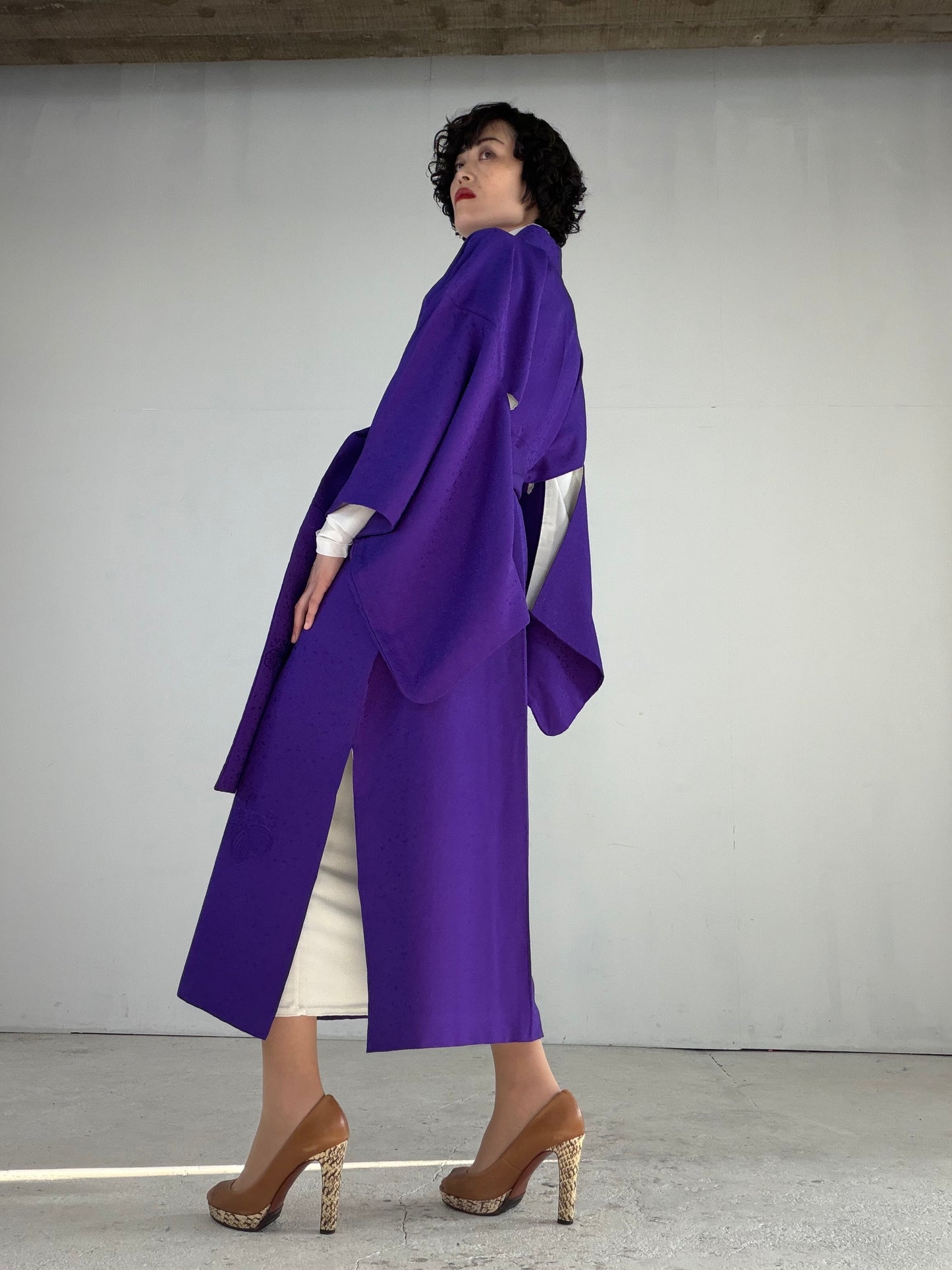 Houmongi Kimono Dress Gown with String Belt – Upcycled from Vintage Japanese Kimono "murasaki, DRE031"