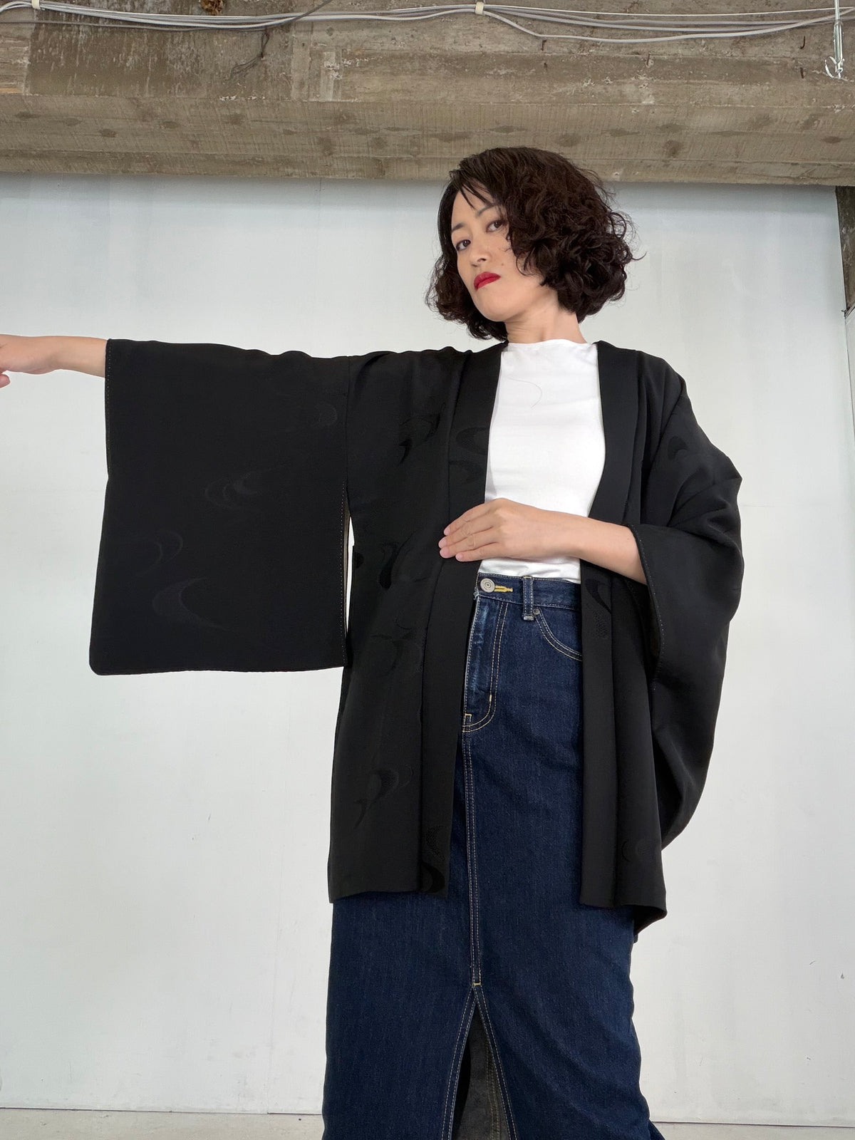 VINTAGE BLACK HAORI  "Moon-Shaped Water Motif,  BLK208" *damage