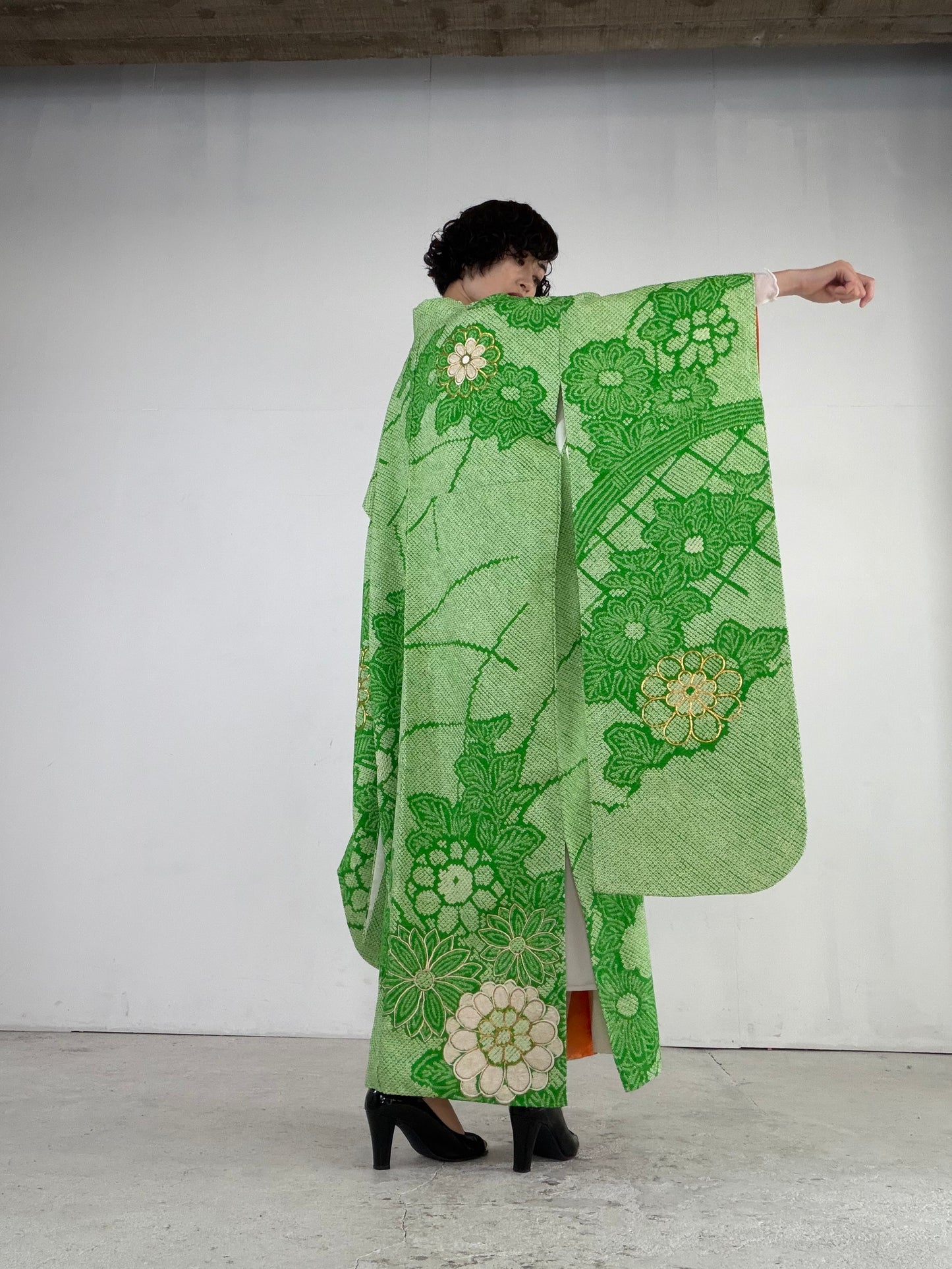 Furisode Kimono Dress Gown with String Belt – Upcycled from Vintage Japanese Kimono "shibori, green, kinkoma, DRE025"-LONG