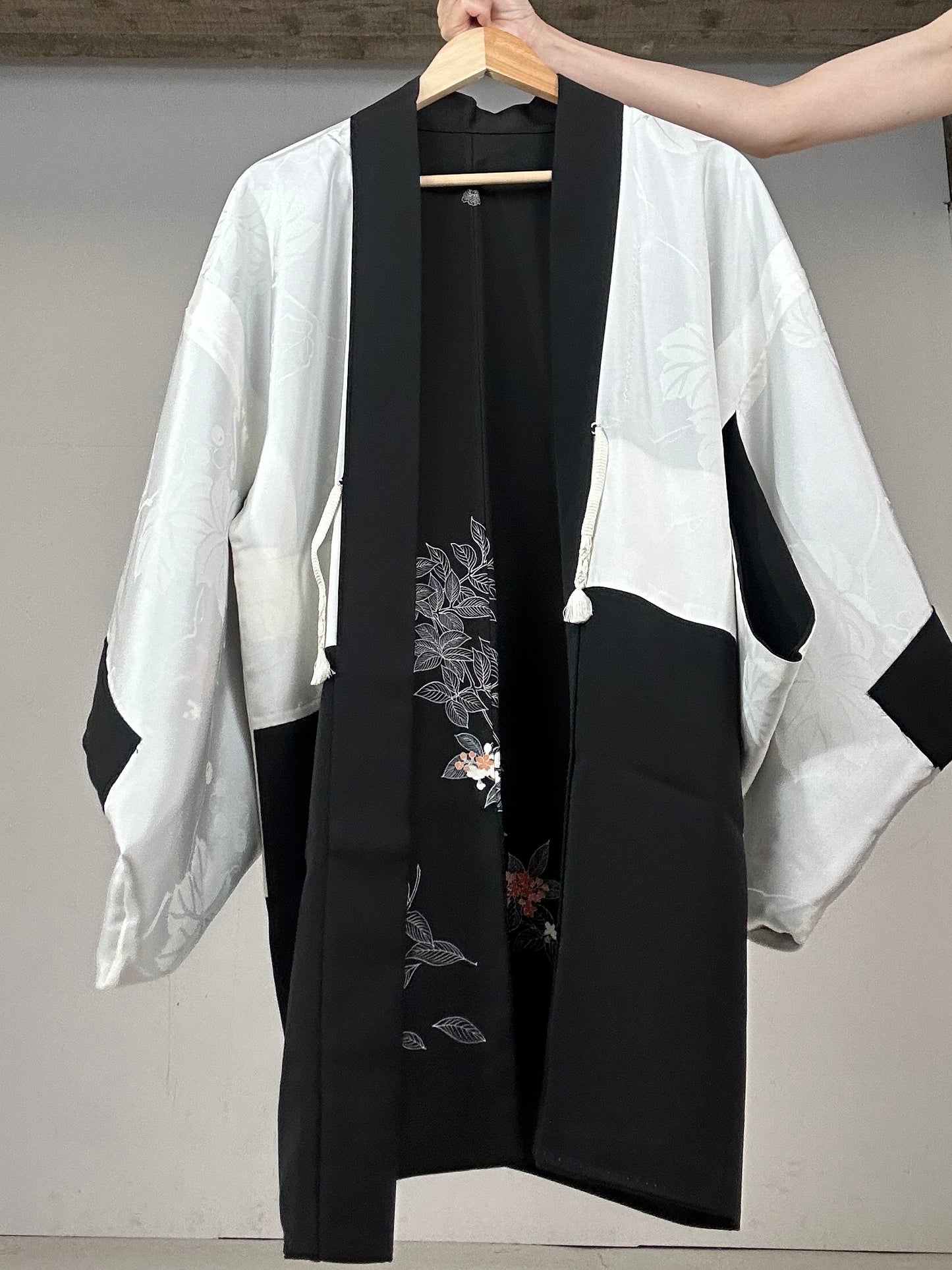 VINTAGE BLACK HAORI "shiro senga"