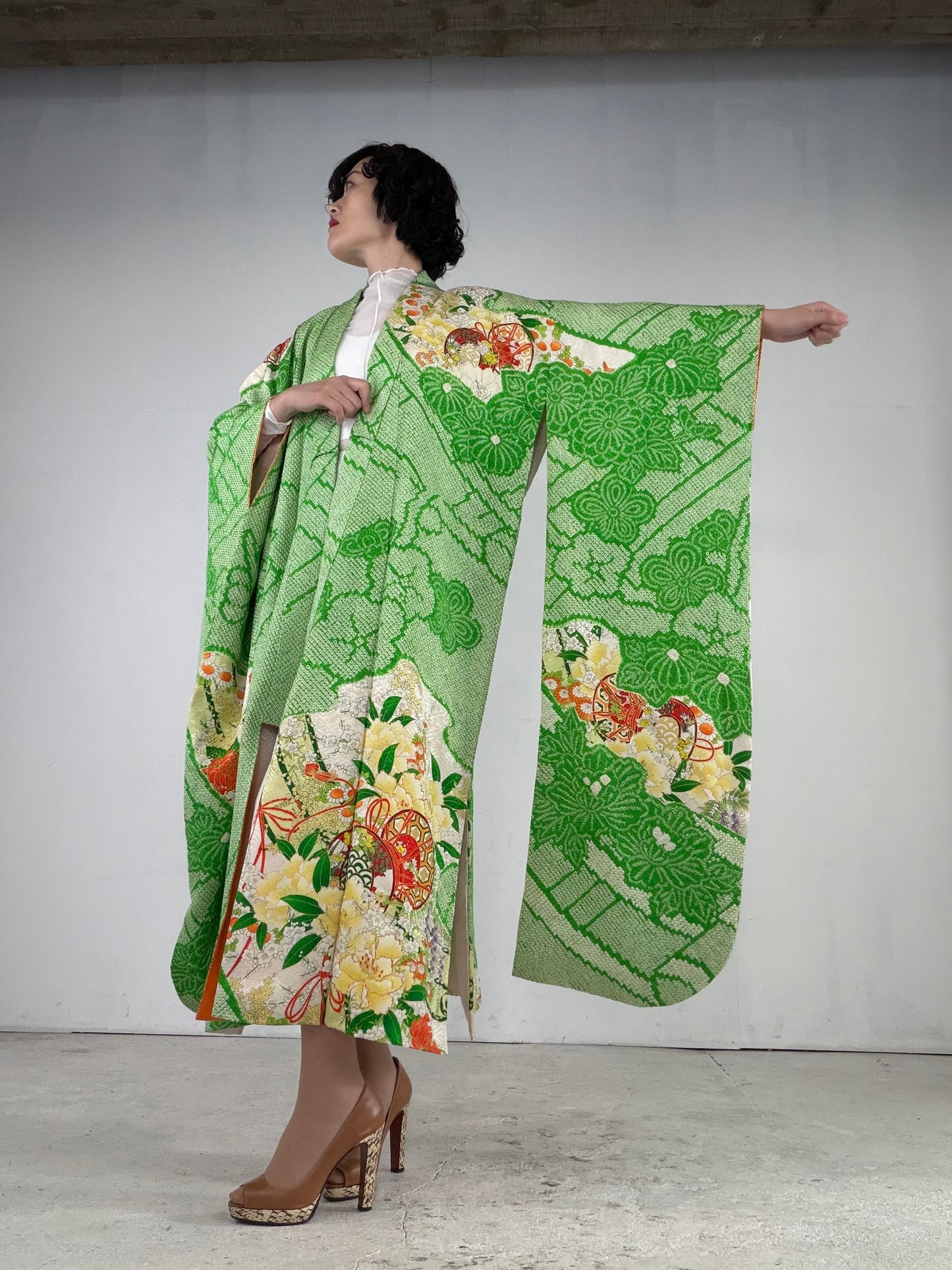 Furisode Kimono Dress Gown with String Belt – Upcycled from Vintage Japanese Kimono "shibori, green, mix, DRE020"