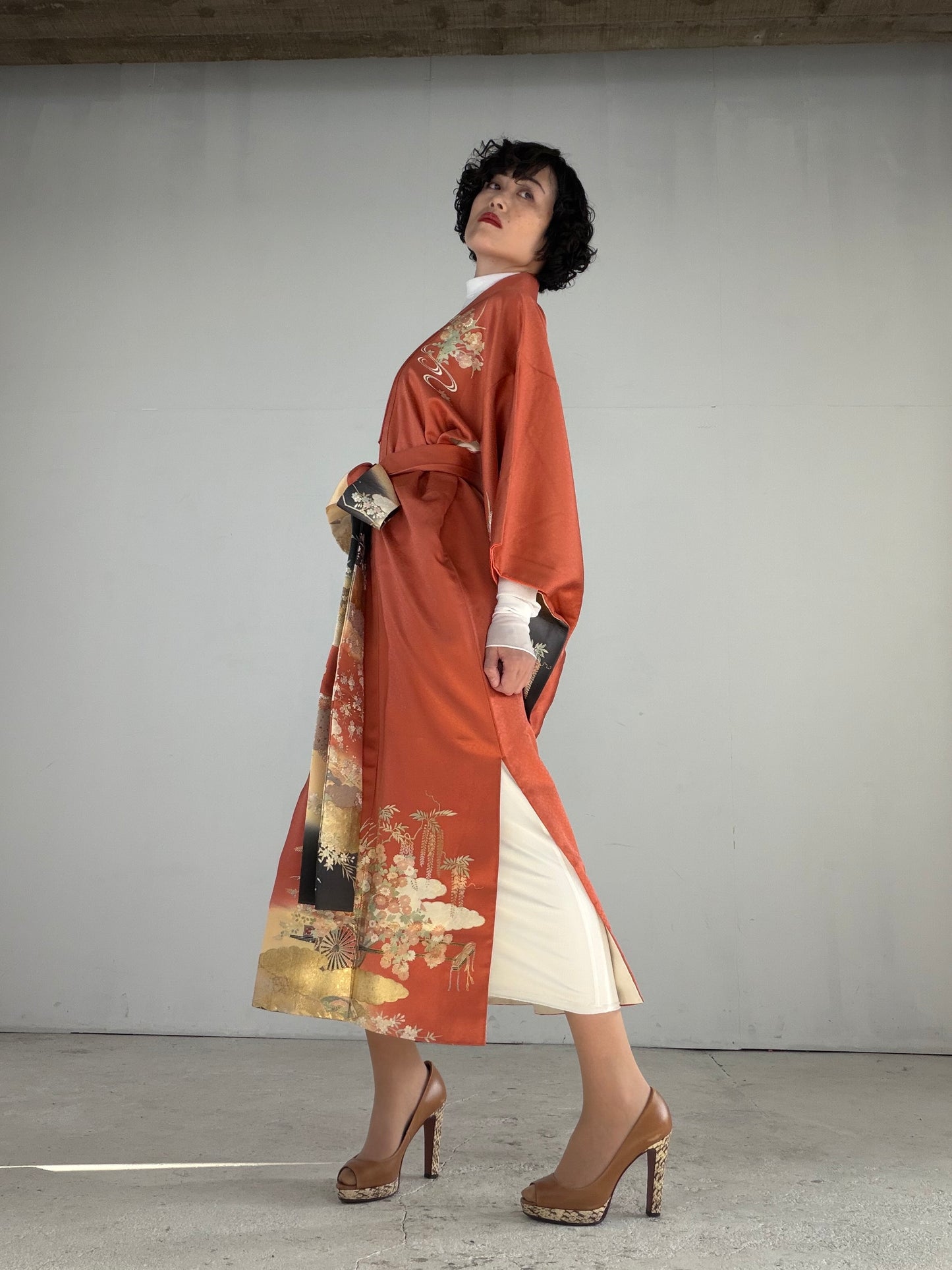 Houmongi Kimono Dress Gown with String Belt – Upcycled from Vintage Japanese Kimono "susokuro, DRE030"