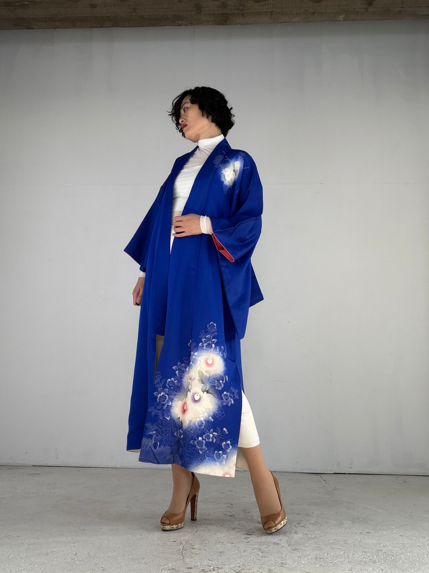 Houmongi Kimono Dress Gown with String Belt – Upcycled from Vintage Japanese Kimono "blue, white, DRE028"