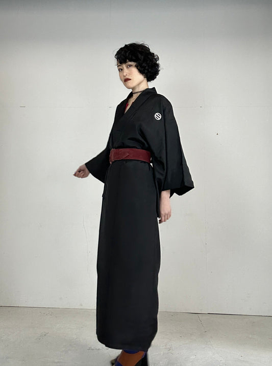 BLACK KIMONO MONTSUKI "MARUNIHUTATSUHIKI"