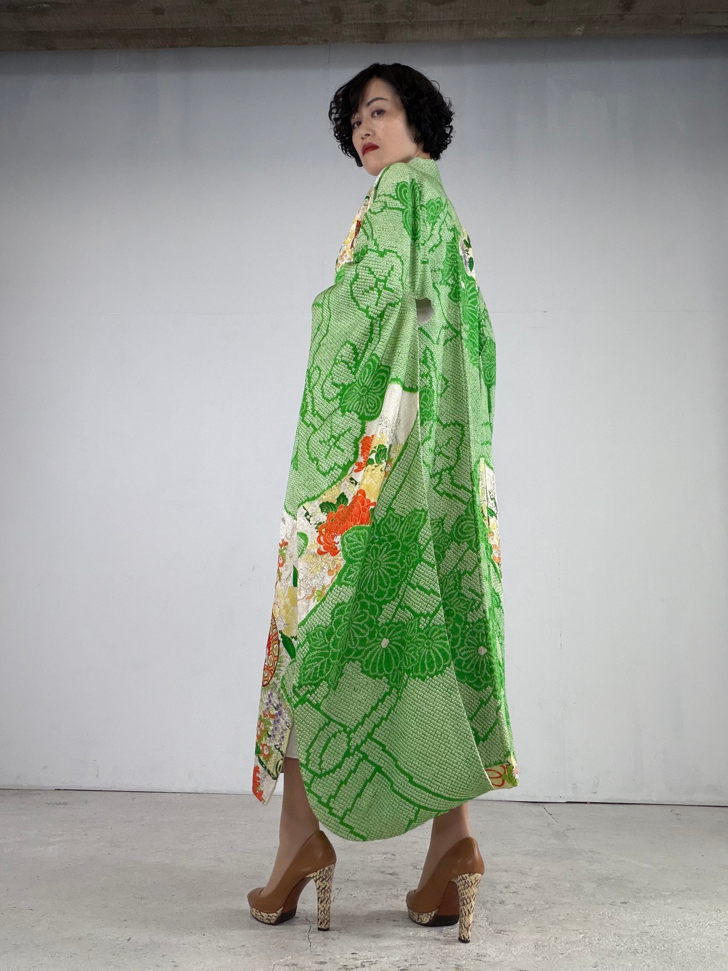 Furisode Kimono Dress Gown with String Belt – Upcycled from Vintage Japanese Kimono "shibori, green, mix, DRE020"