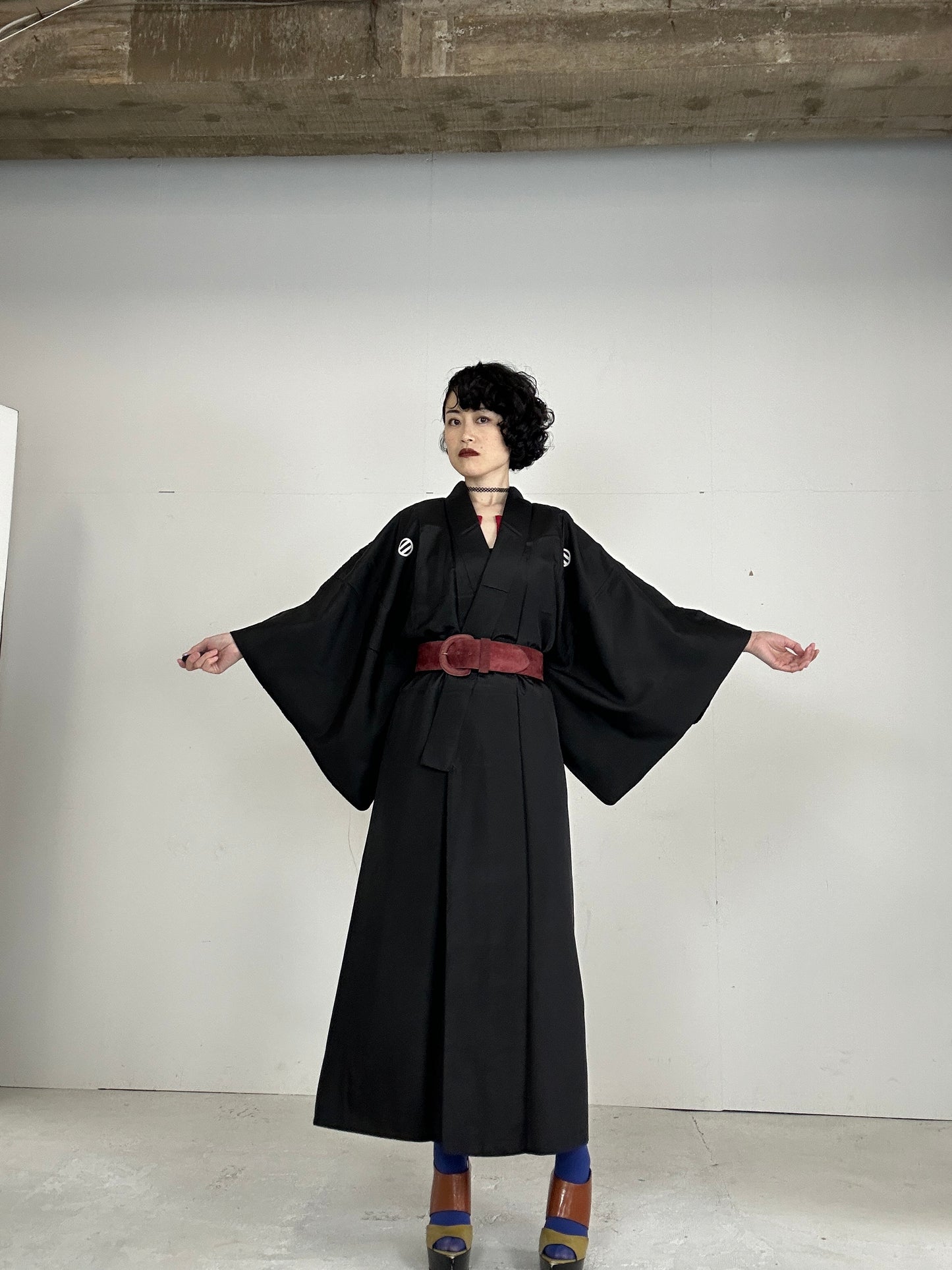 BLACK KIMONO MONTSUKI "MARUNIHUTATSUHIKI"