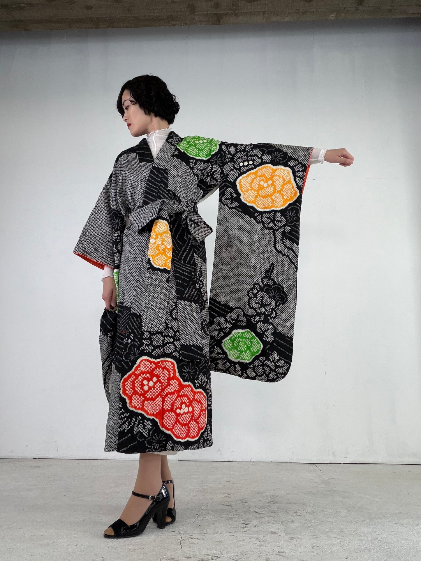 Furisode Kimono Dress Gown with String Belt – Upcycled from Vintage Japanese Kimono "shibori, black, DRE027"