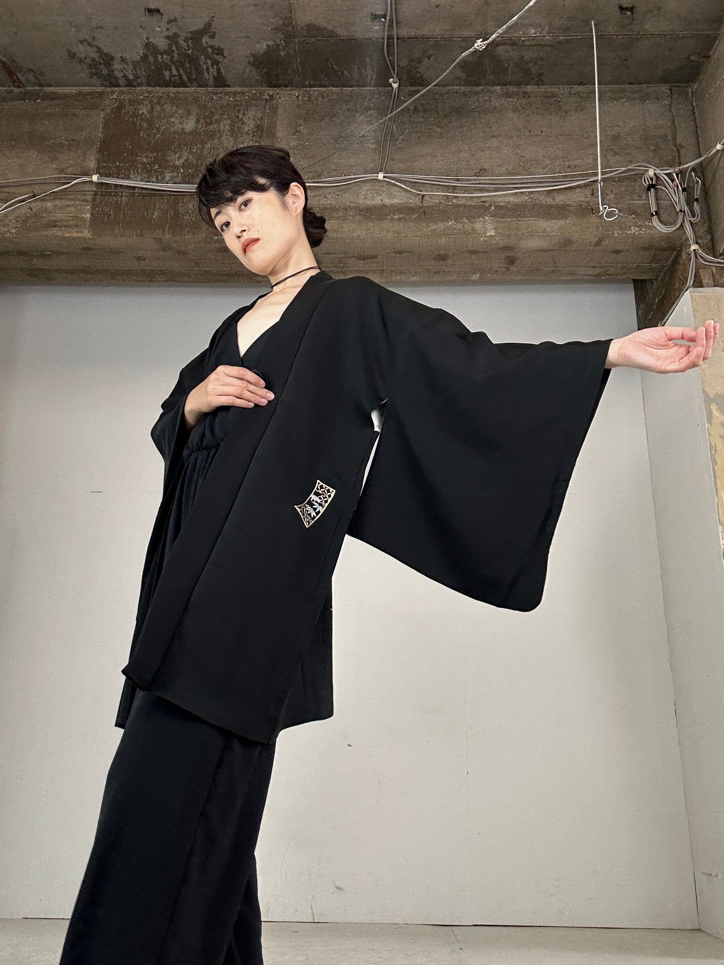 VINTAGE BLACK HAORI "hana shishuu byoubu"