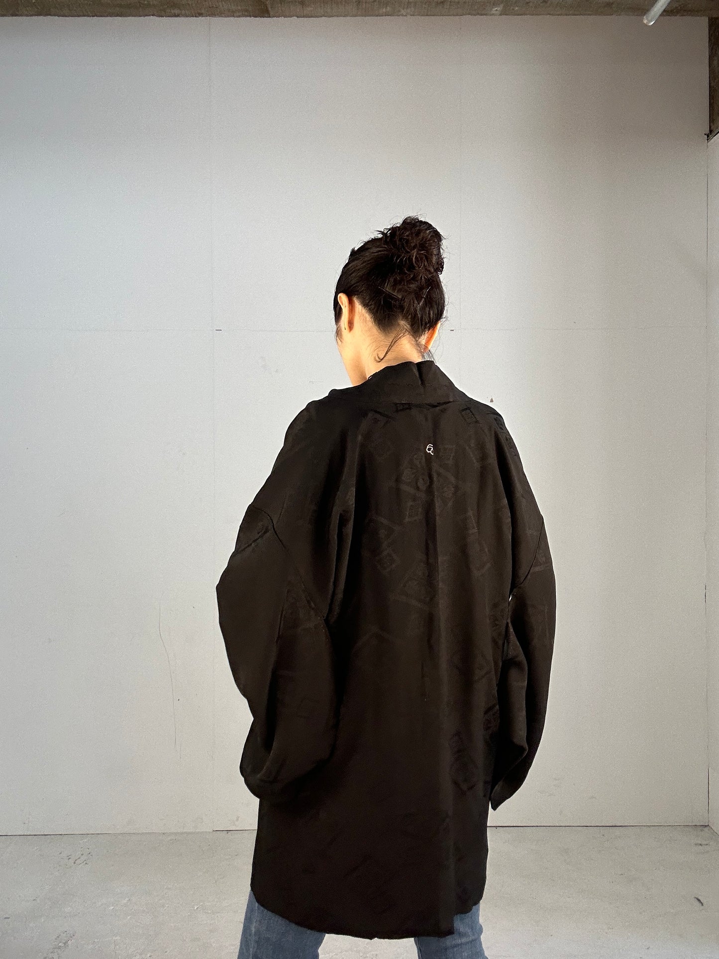 VINTAGE BLACK HAORI "ground pattern KAMON” chuukagetsuta