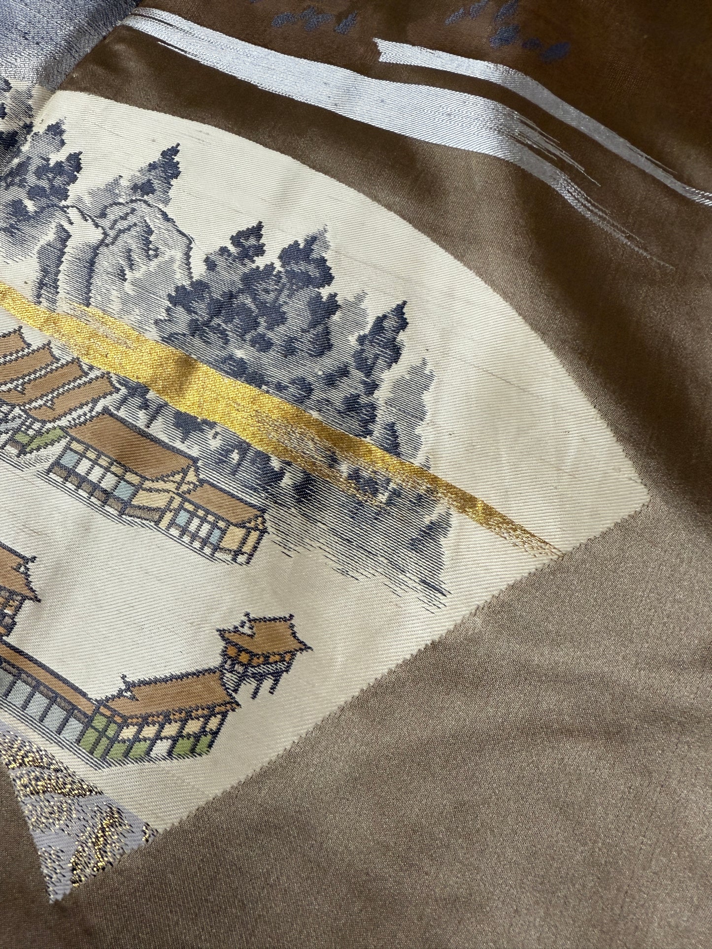 VINTAGE KUROMONTSUKI HAORI "gold, oyashiki" *damage