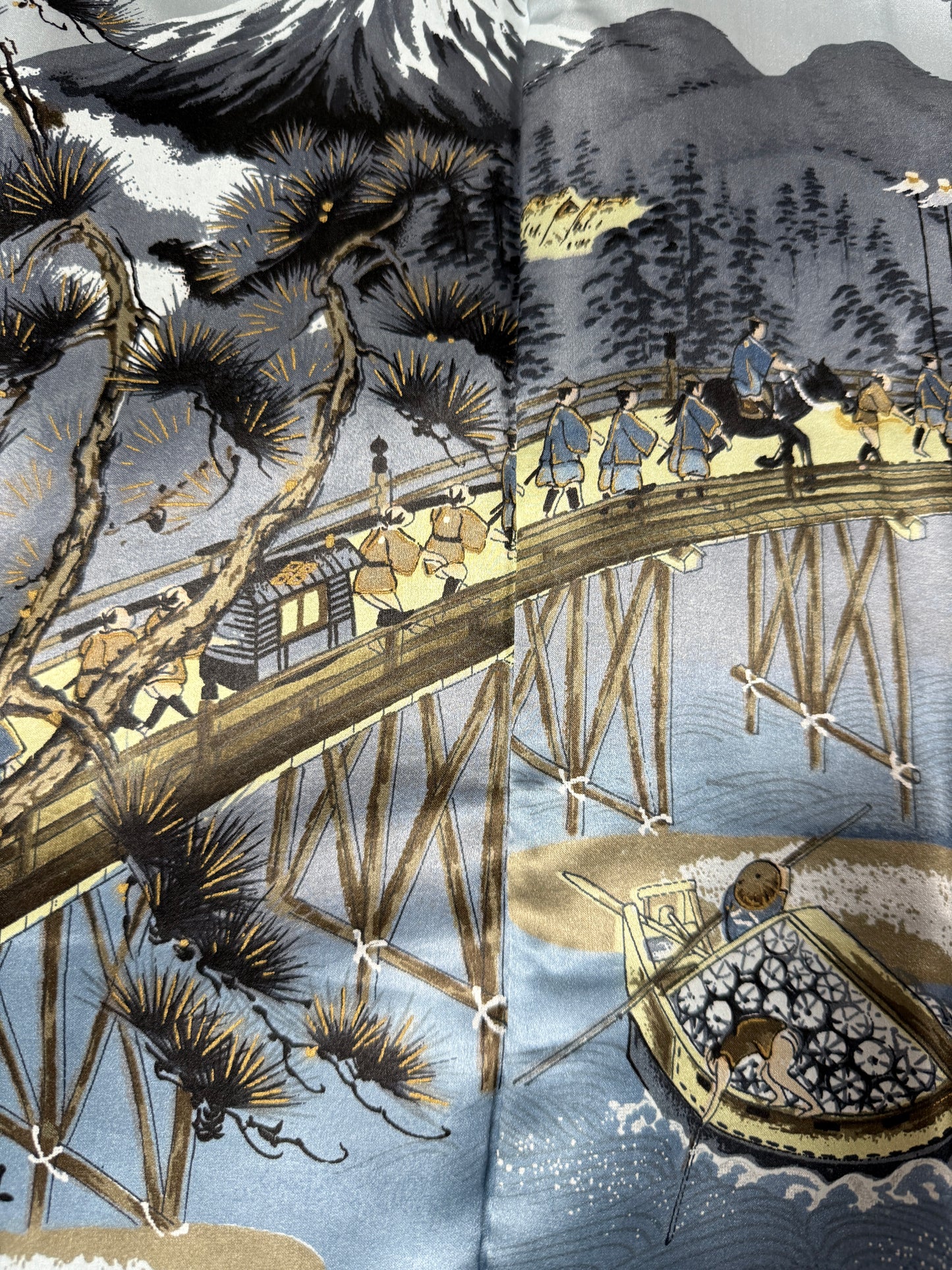 VINTAGE KUROMONTSUKI HAORI "fukagawa" *damage