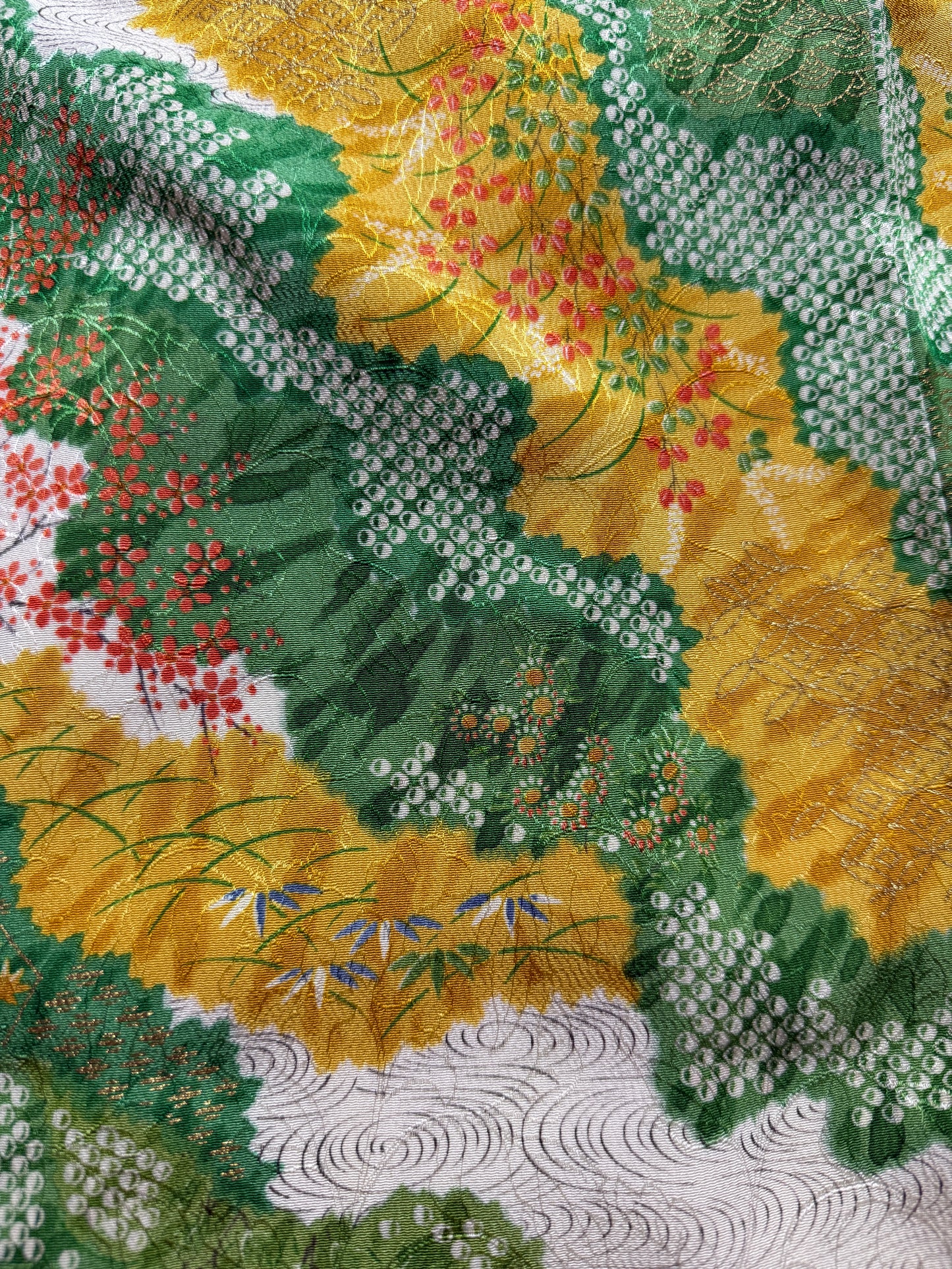 REIWA NIBUSHIKI KIMONO upcycled from Japanese kimono “haru”