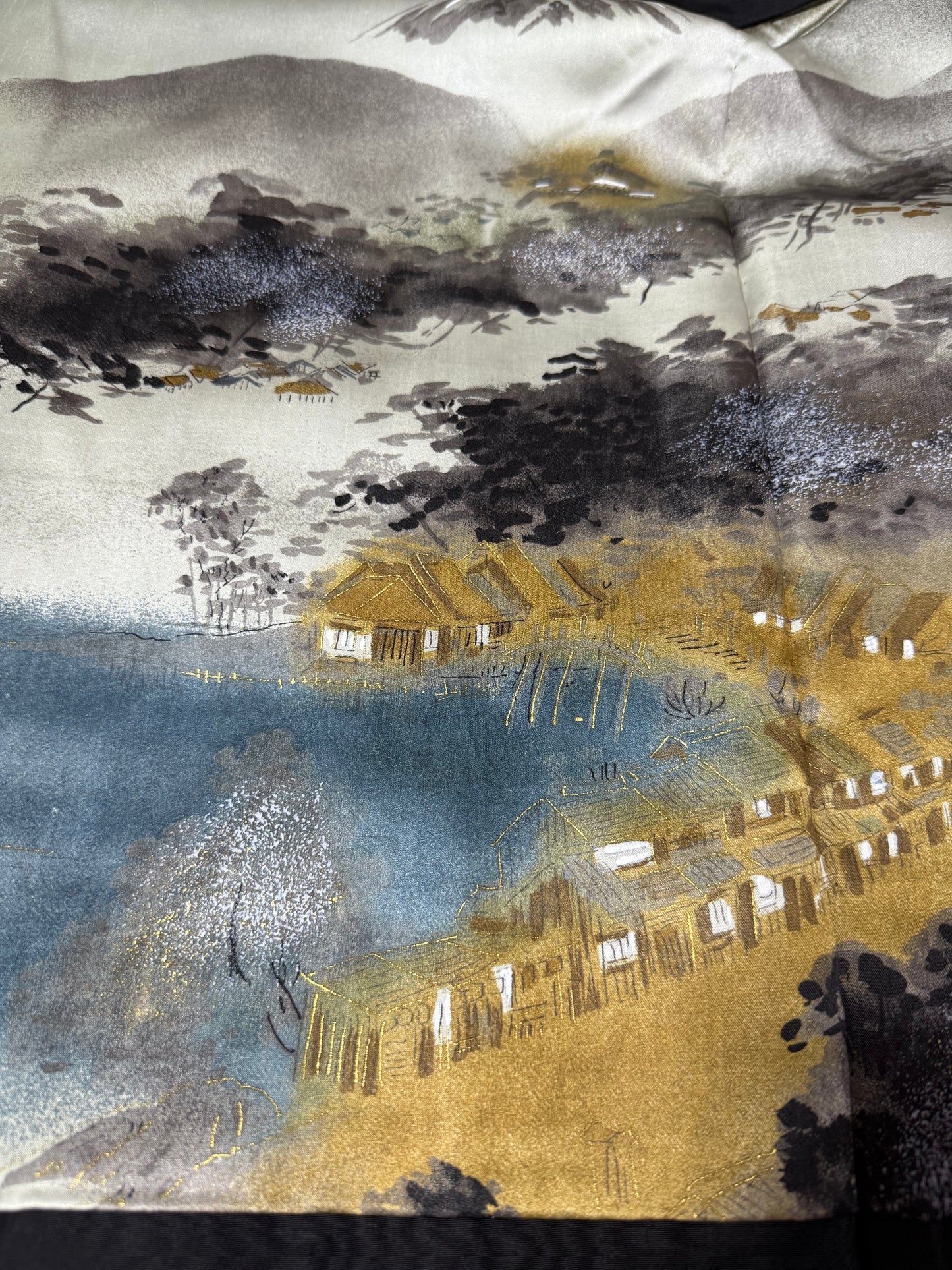 VINTAGE KUROMONTSUKI HAORI "umibe"