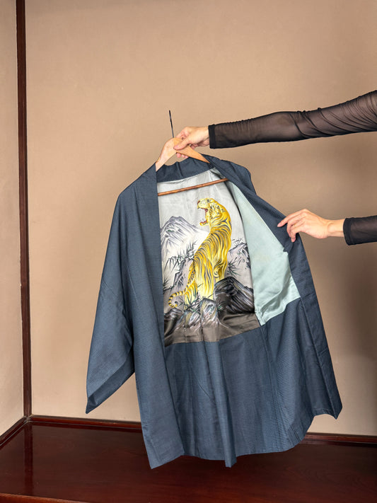 VINTAGE KAWAII HAORI oversized  "oshima, blue, tiger, 022"　*damage